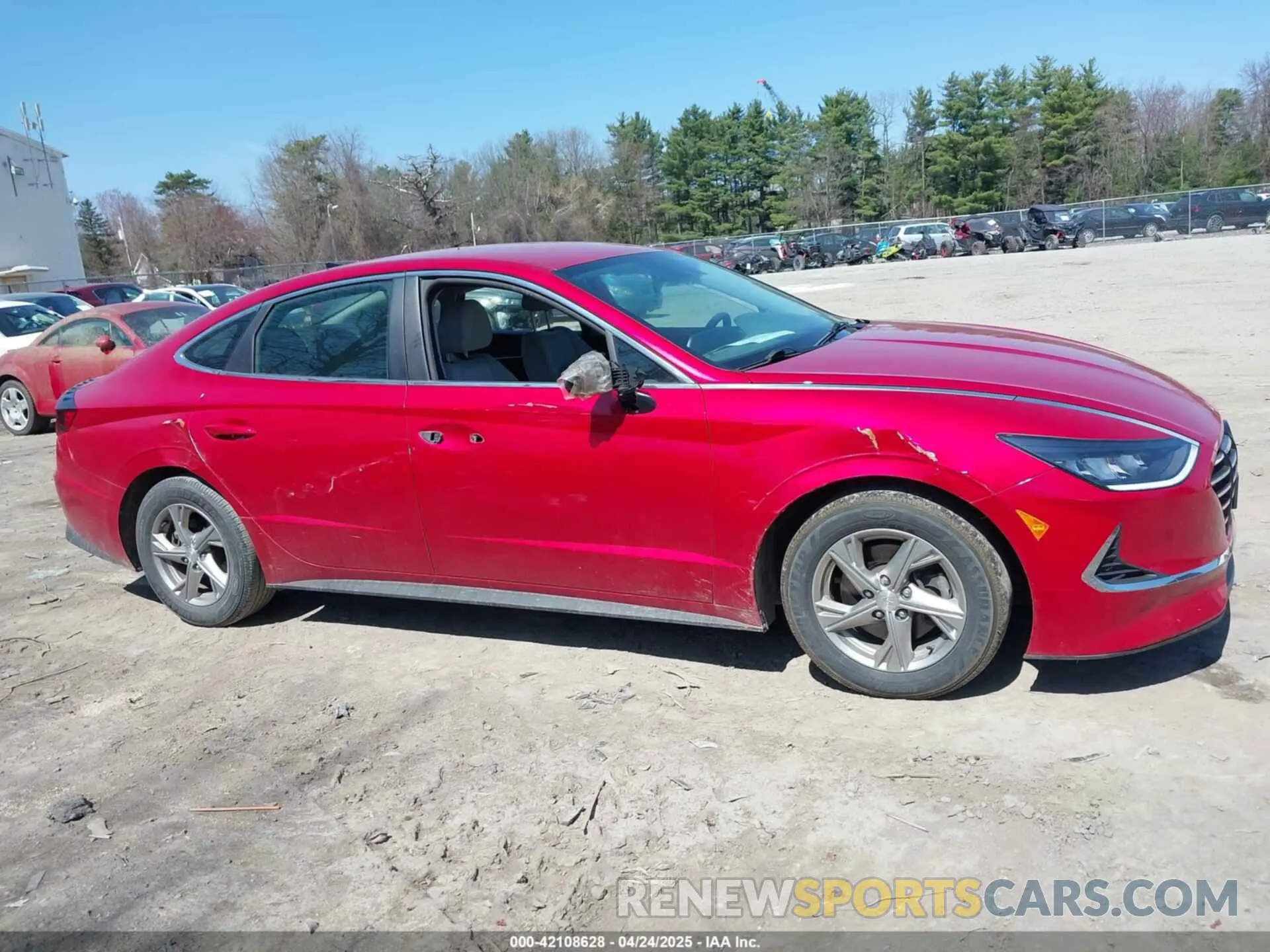 14 Photograph of a damaged car 5NPEG4JA3LH021755 HYUNDAI SONATA 2020