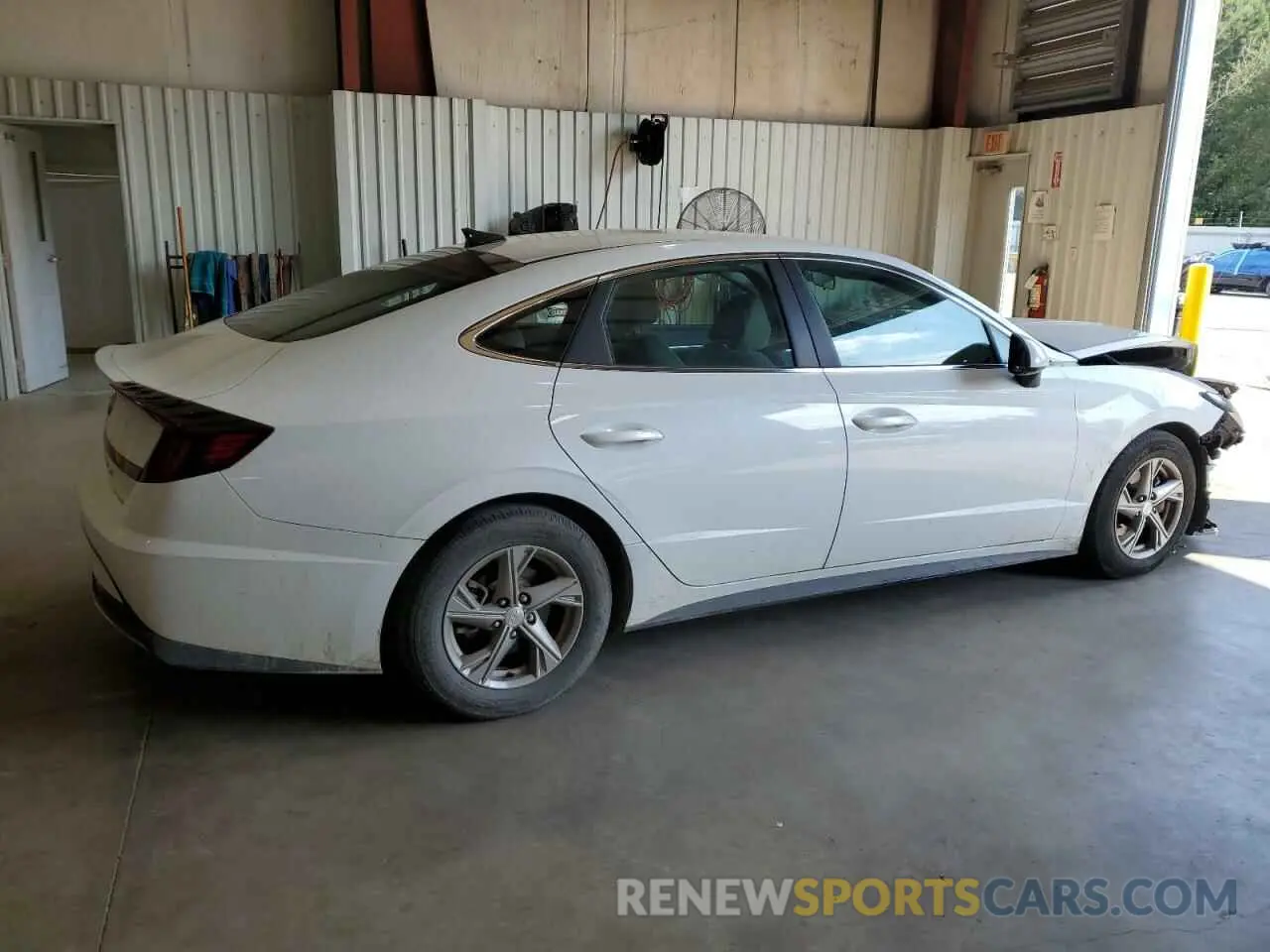 3 Photograph of a damaged car 5NPEG4JA3LH032402 HYUNDAI SONATA 2020