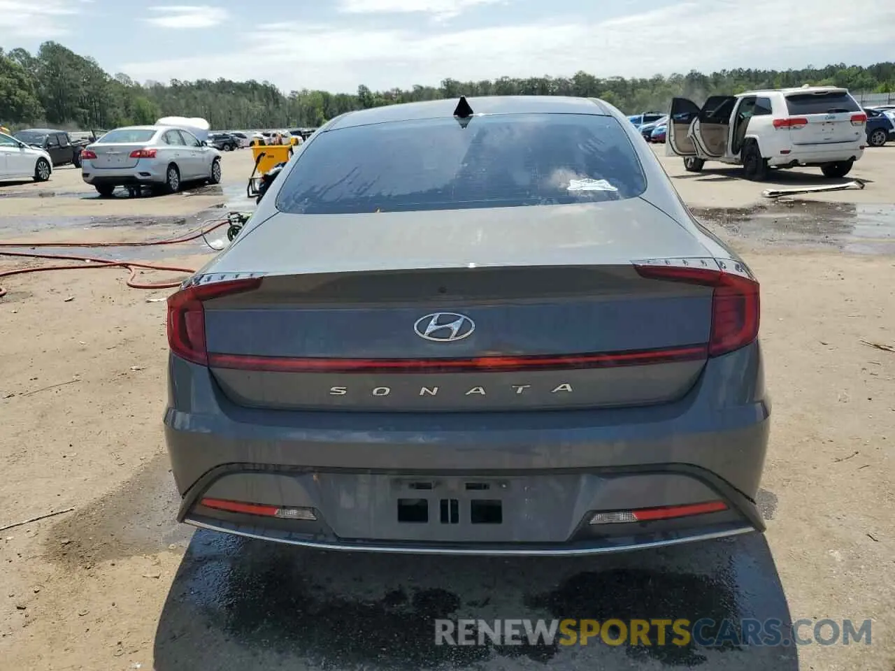 6 Photograph of a damaged car 5NPEG4JA3LH062533 HYUNDAI SONATA 2020