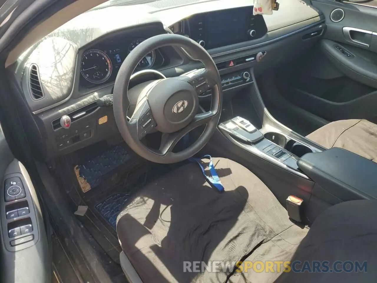 8 Photograph of a damaged car 5NPEG4JA3LH062533 HYUNDAI SONATA 2020