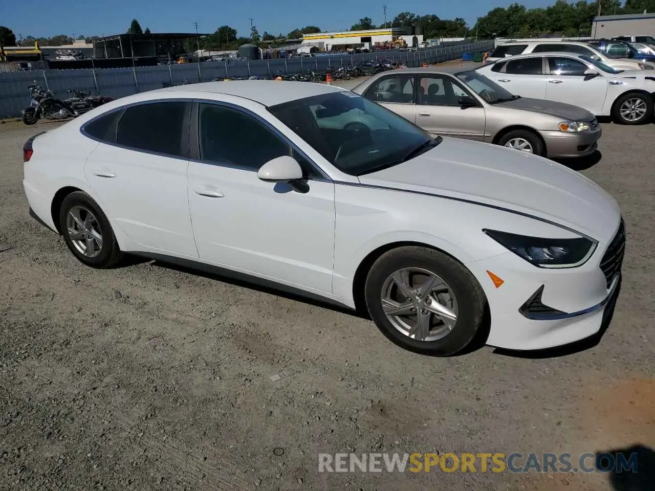 4 Photograph of a damaged car 5NPEG4JA4LH026091 HYUNDAI SONATA 2020