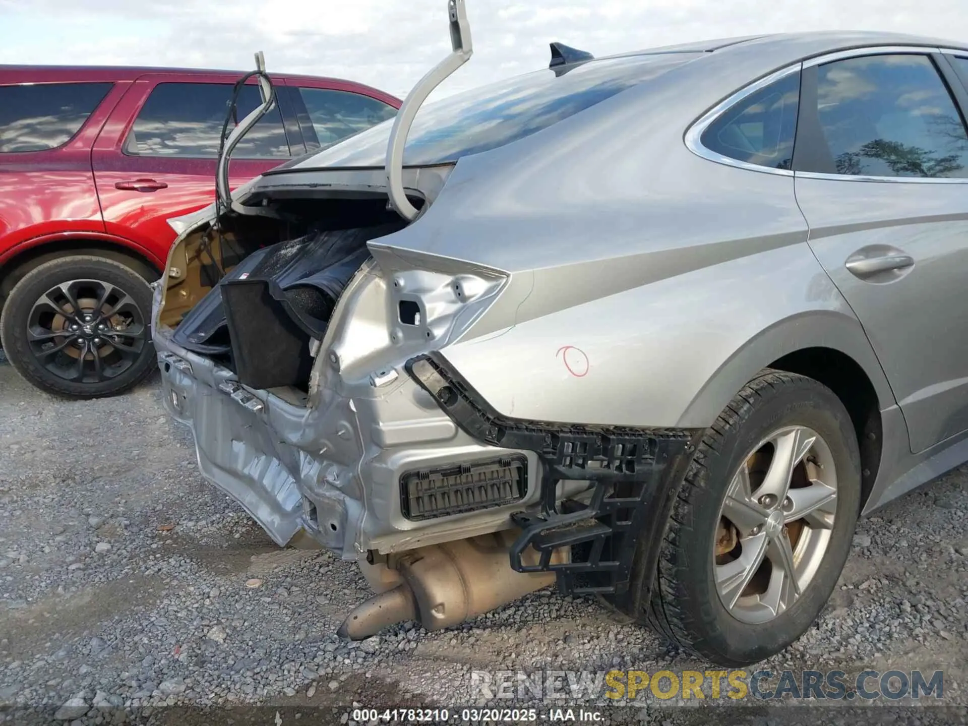 6 Photograph of a damaged car 5NPEG4JA4LH031193 HYUNDAI SONATA 2020