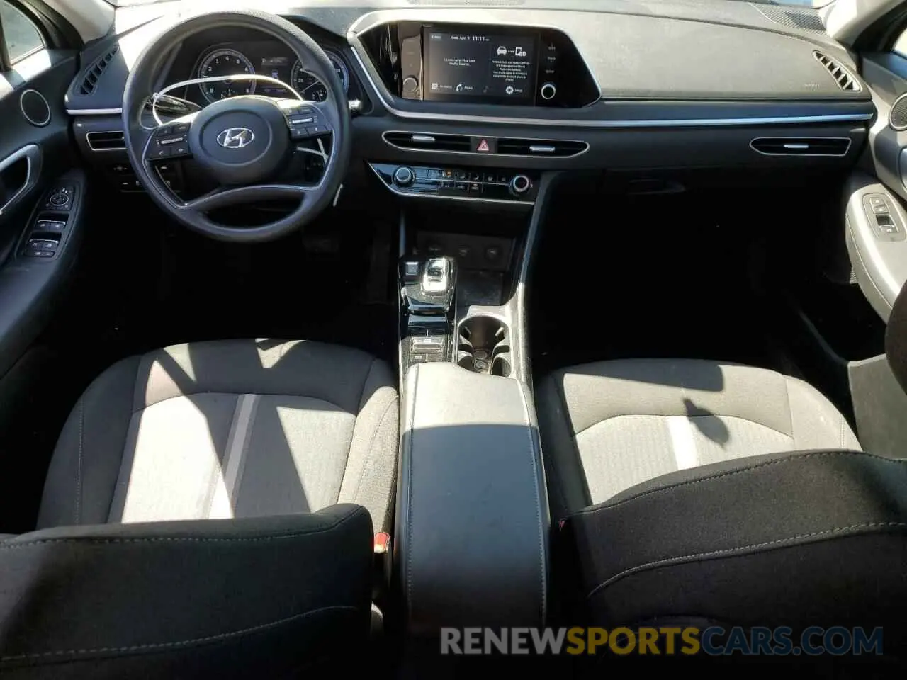 8 Photograph of a damaged car 5NPEG4JA4LH037608 HYUNDAI SONATA 2020