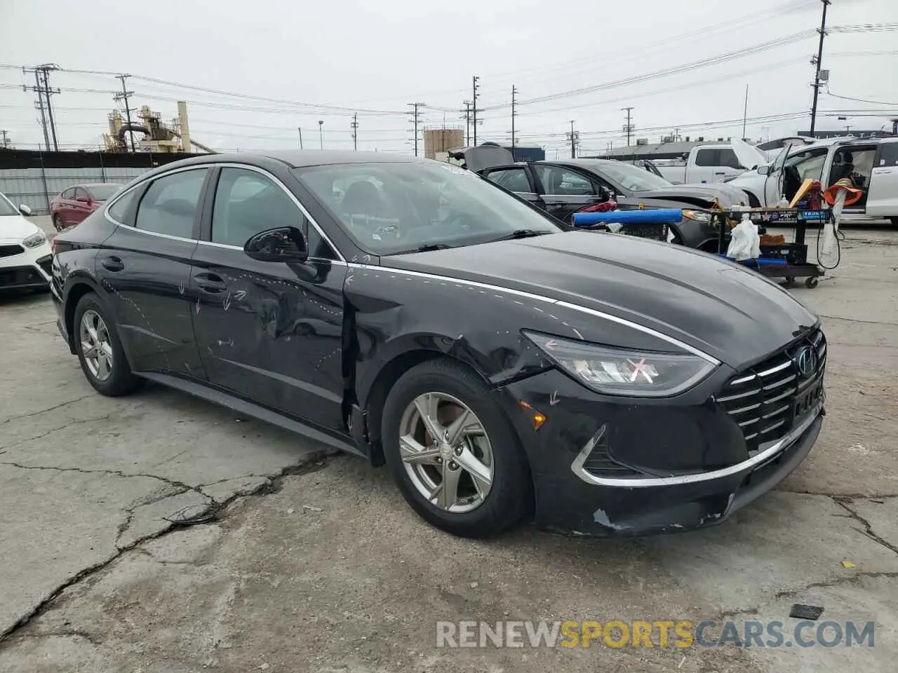 4 Photograph of a damaged car 5NPEG4JA4LH050262 HYUNDAI SONATA 2020