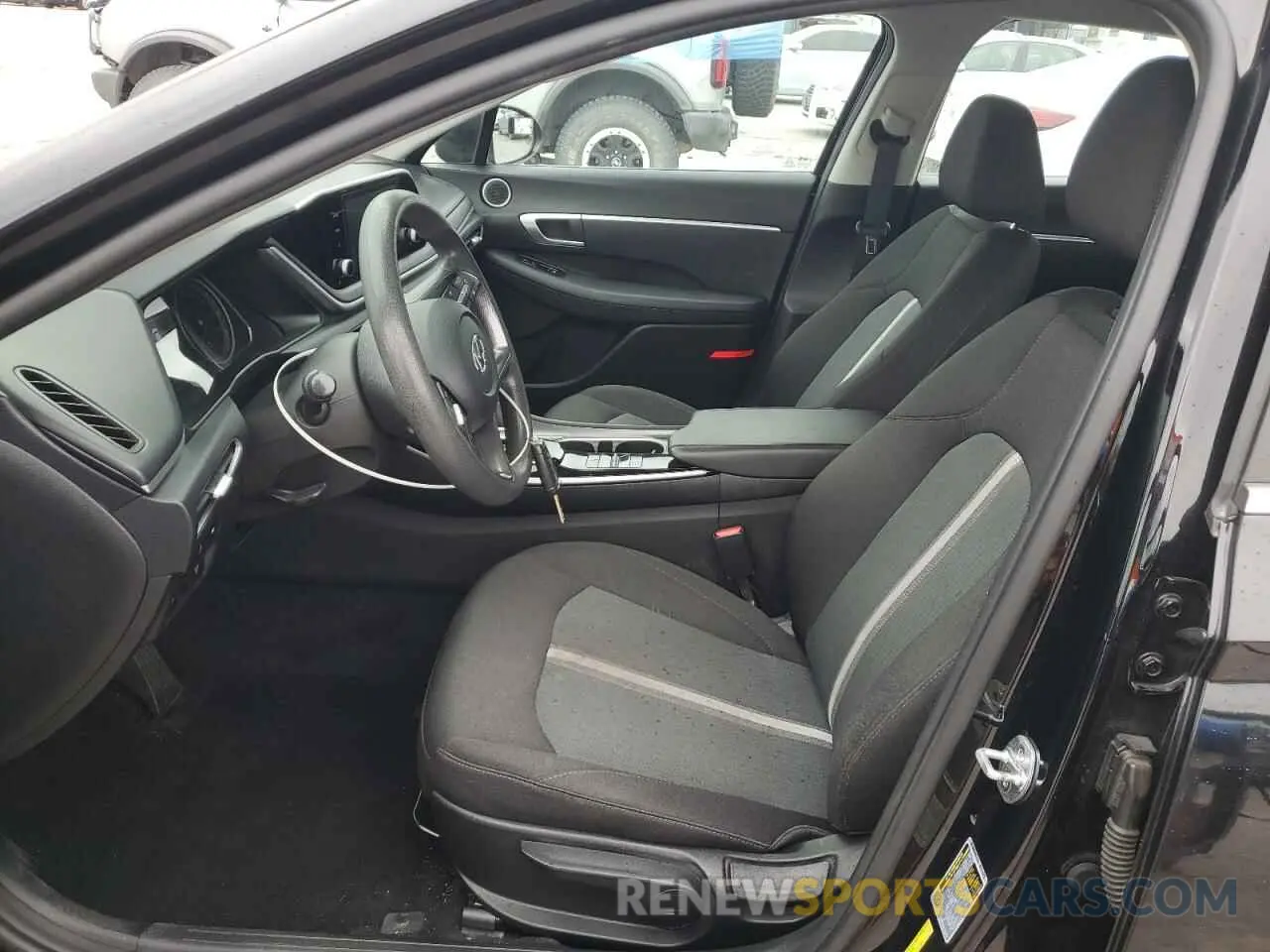 7 Photograph of a damaged car 5NPEG4JA4LH050262 HYUNDAI SONATA 2020