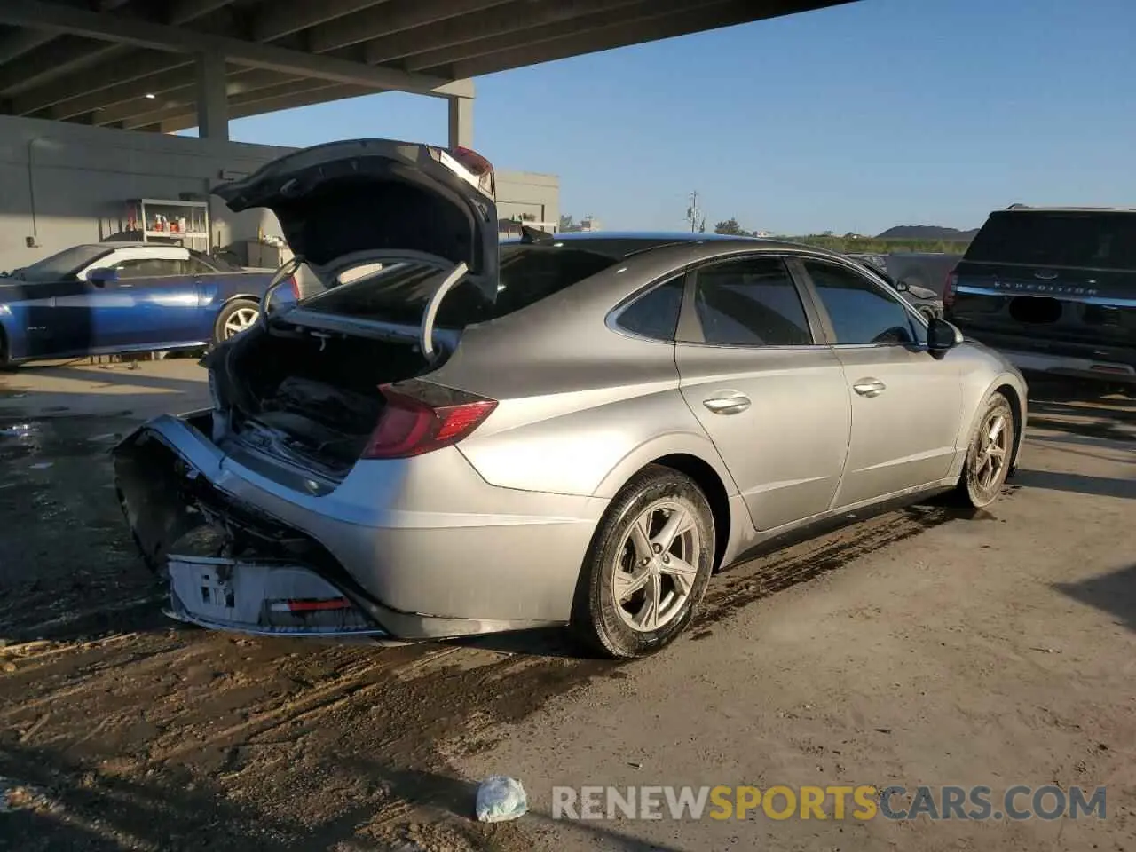 3 Photograph of a damaged car 5NPEG4JA4LH060015 HYUNDAI SONATA 2020