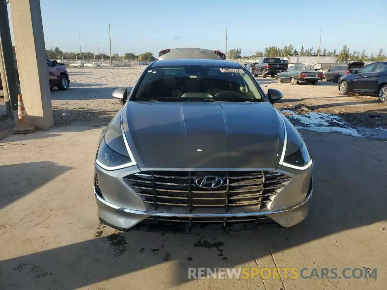 5 Photograph of a damaged car 5NPEG4JA4LH060015 HYUNDAI SONATA 2020