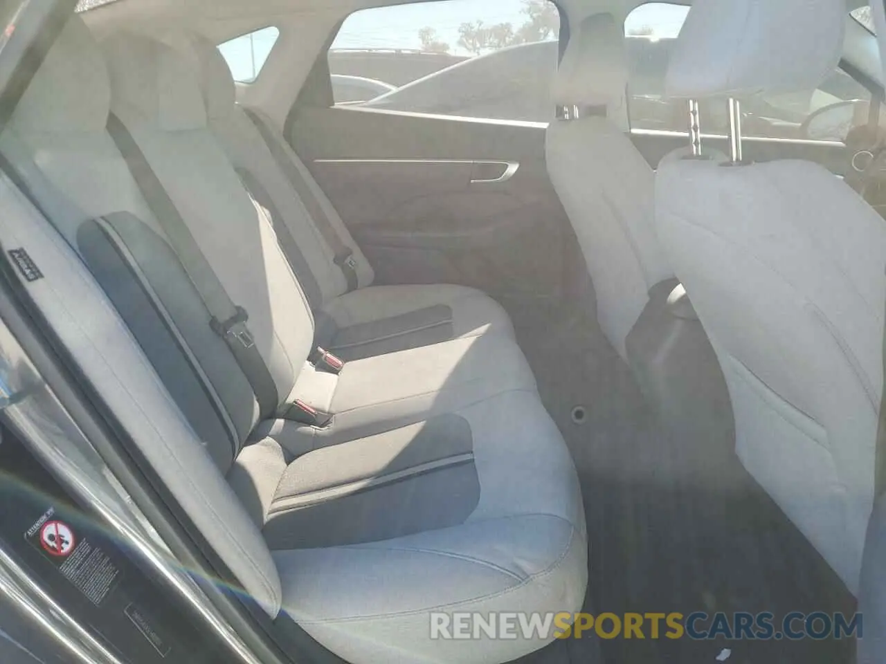 10 Photograph of a damaged car 5NPEG4JA5LH022017 HYUNDAI SONATA 2020