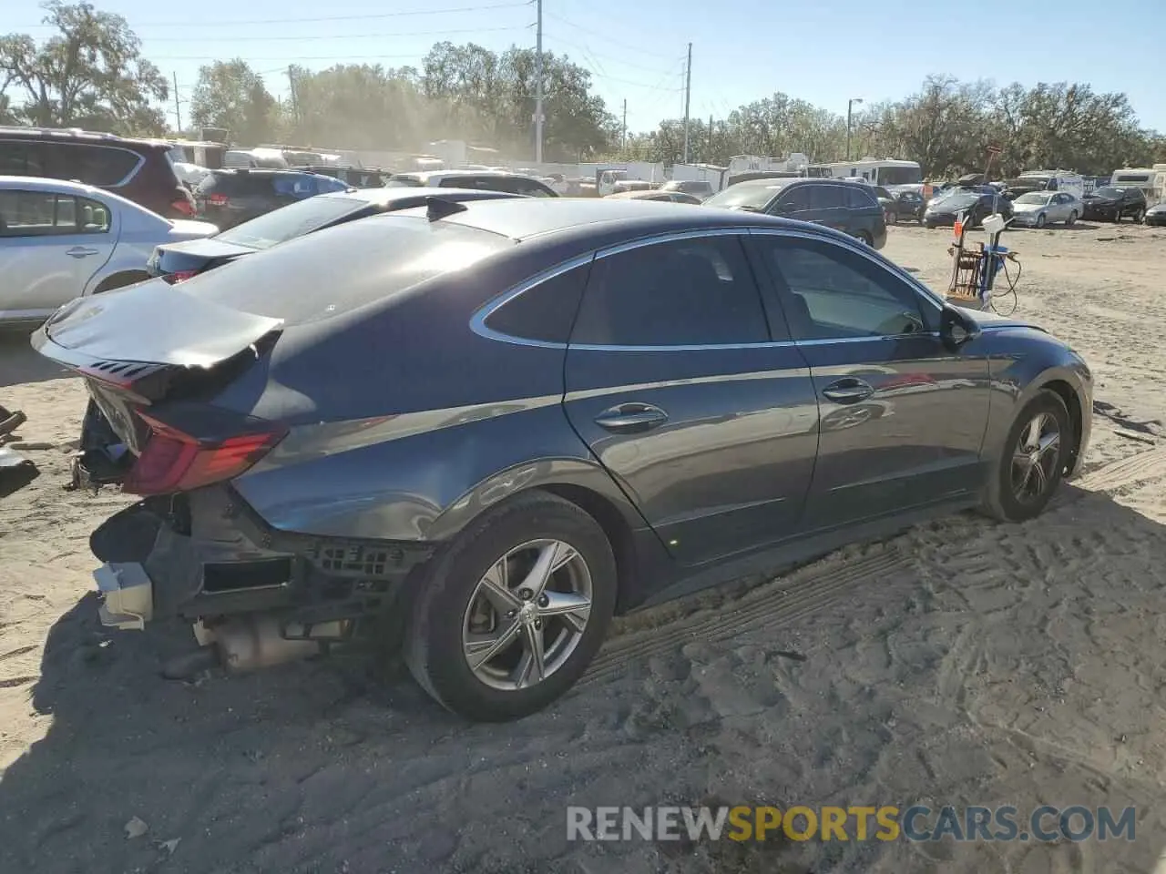 3 Photograph of a damaged car 5NPEG4JA5LH022017 HYUNDAI SONATA 2020