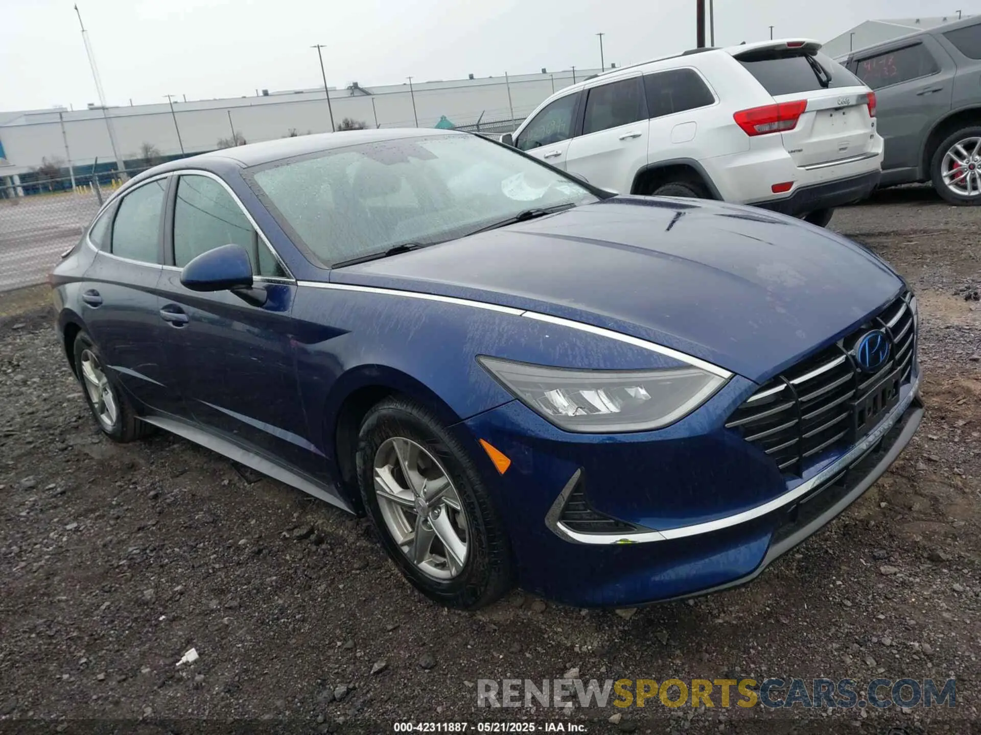 1 Photograph of a damaged car 5NPEG4JA5LH038881 HYUNDAI SONATA 2020