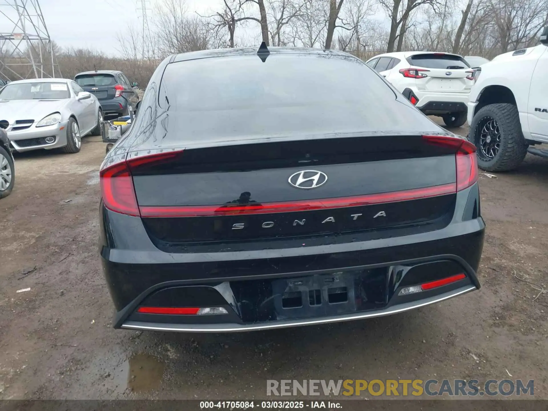 16 Photograph of a damaged car 5NPEG4JA5LH043028 HYUNDAI SONATA 2020