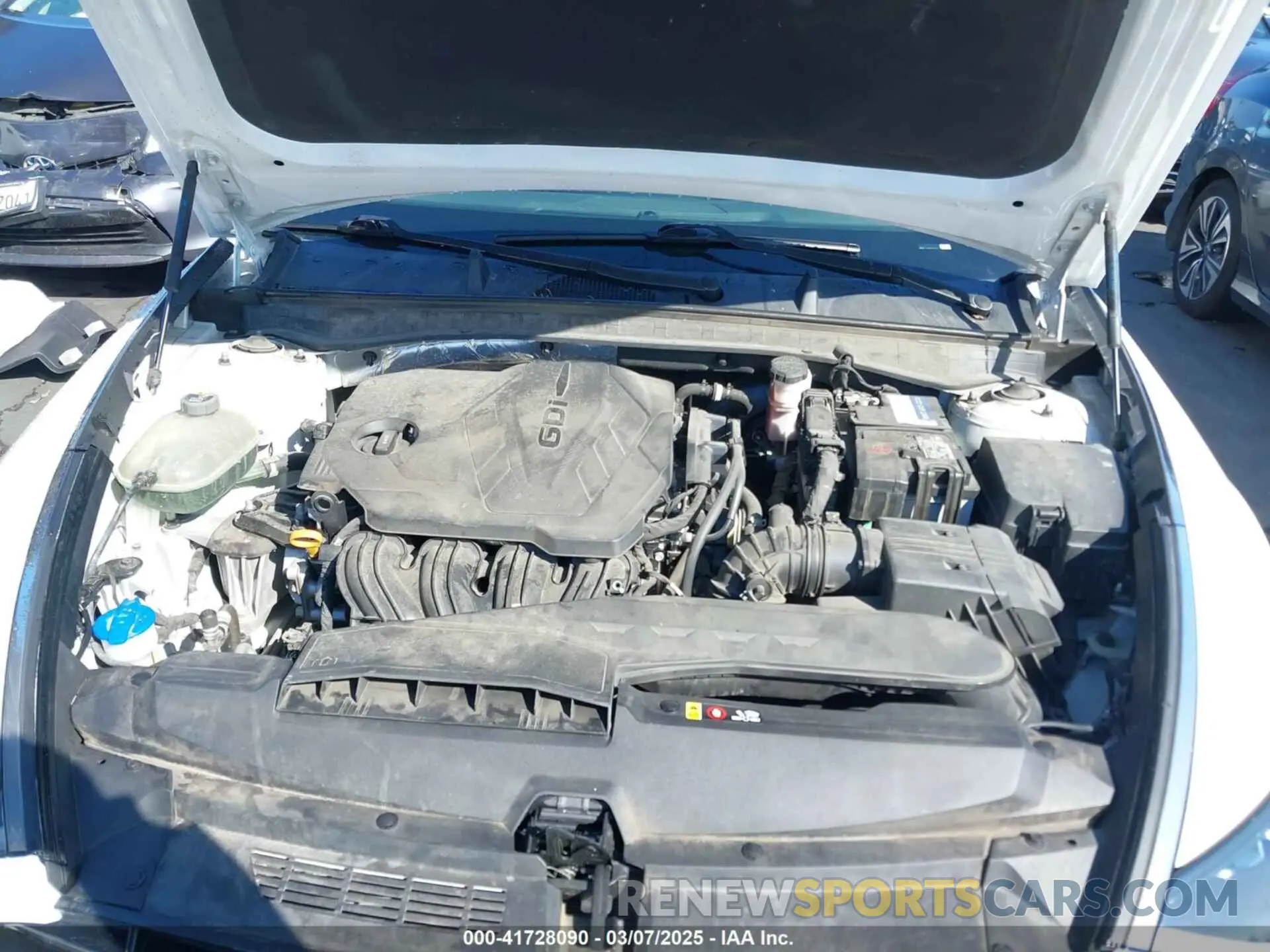 10 Photograph of a damaged car 5NPEG4JA5LH054840 HYUNDAI SONATA 2020