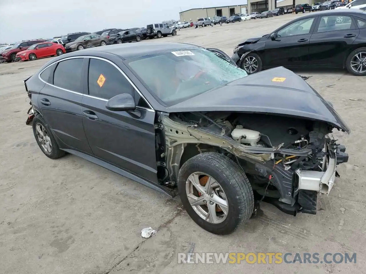 4 Photograph of a damaged car 5NPEG4JA5LH056166 HYUNDAI SONATA 2020