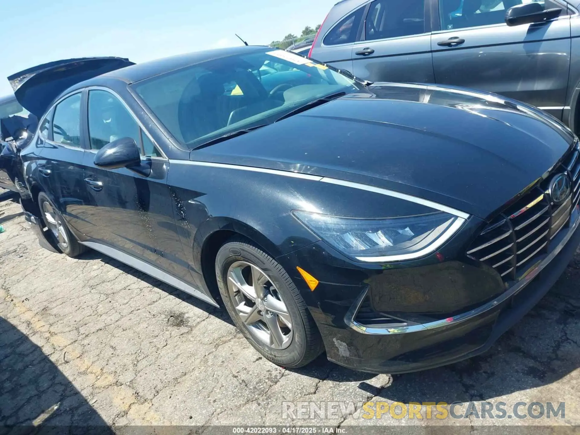 1 Photograph of a damaged car 5NPEG4JA6LH003203 HYUNDAI SONATA 2020