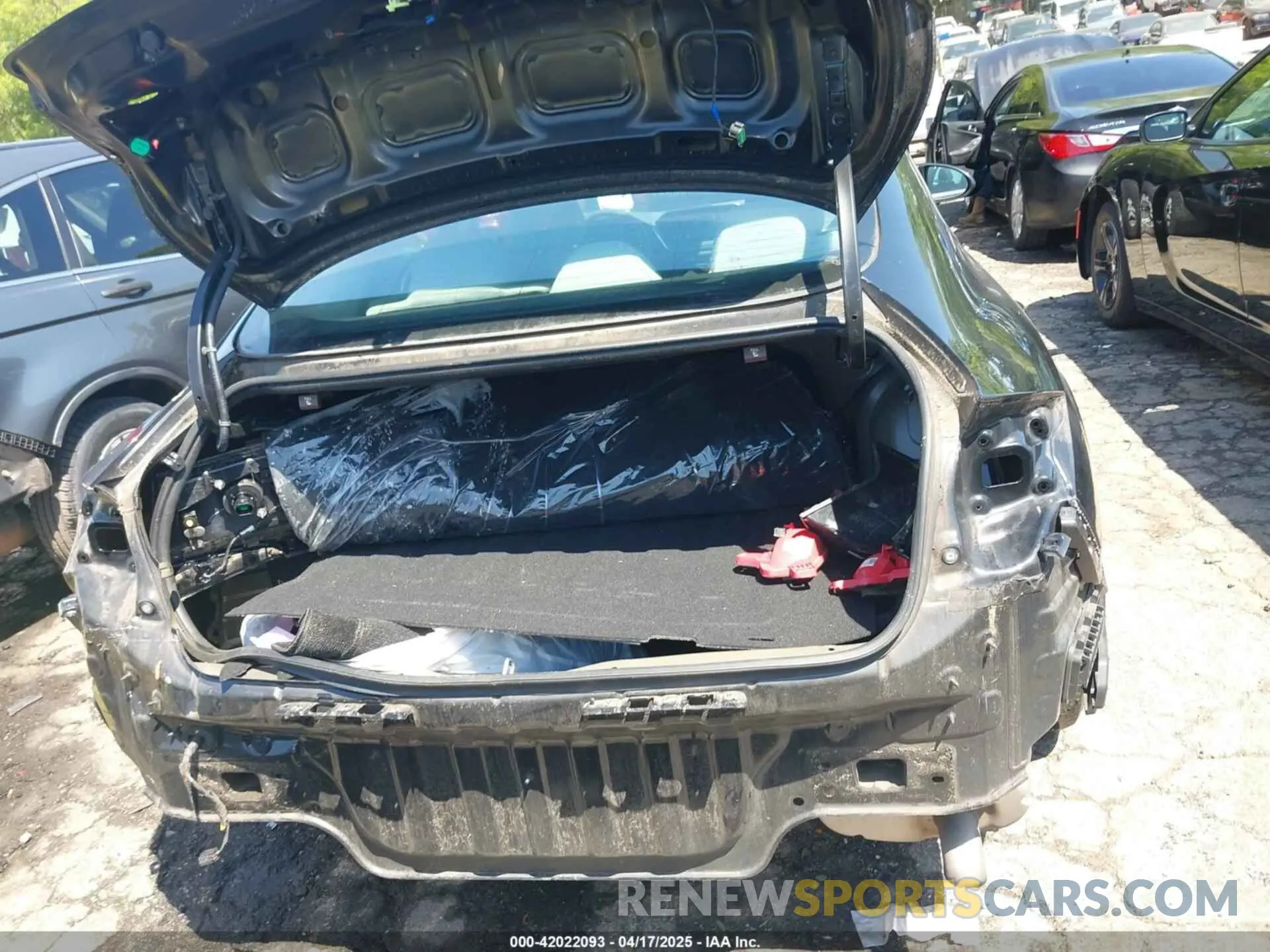 17 Photograph of a damaged car 5NPEG4JA6LH003203 HYUNDAI SONATA 2020