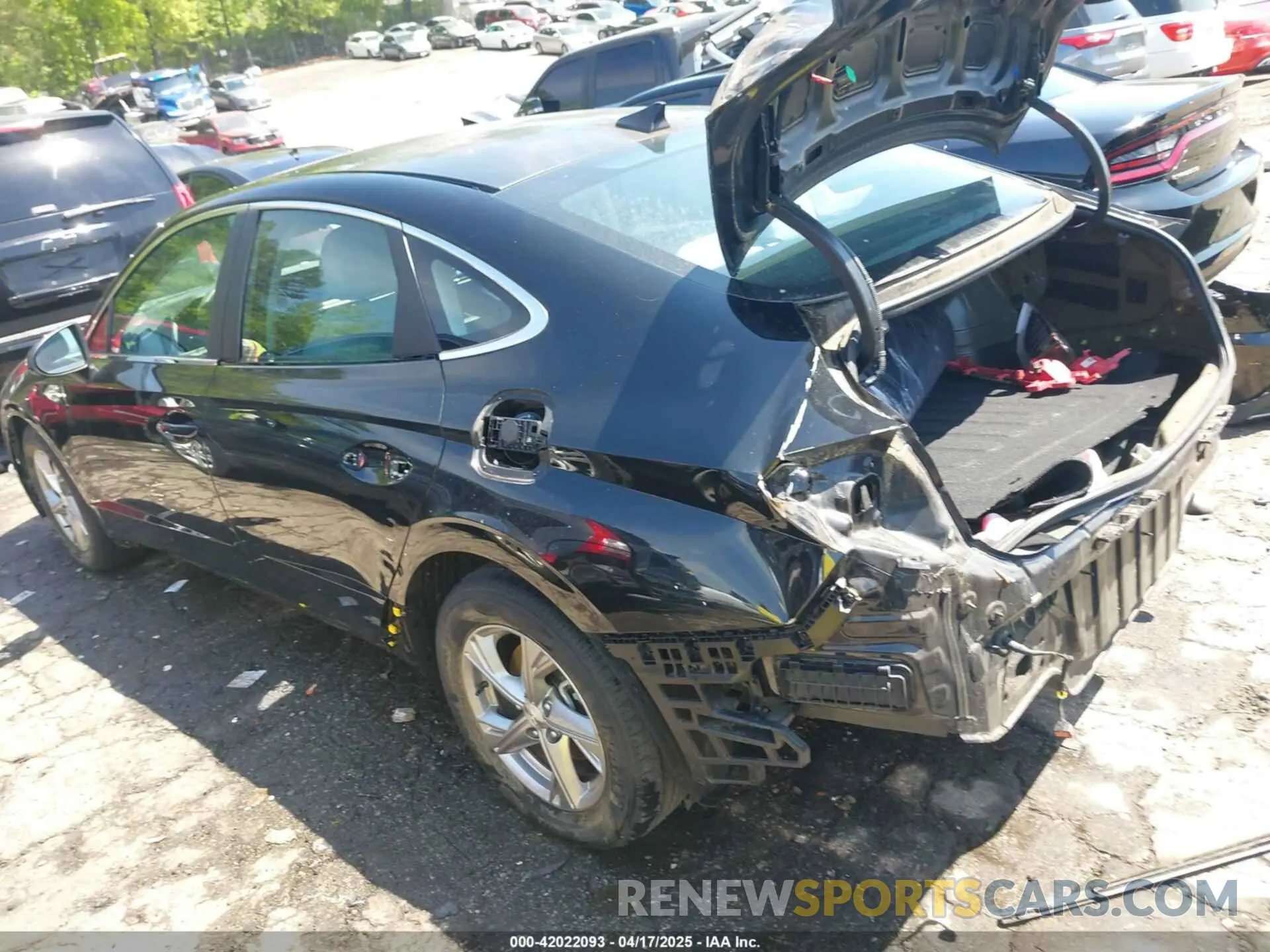 3 Photograph of a damaged car 5NPEG4JA6LH003203 HYUNDAI SONATA 2020