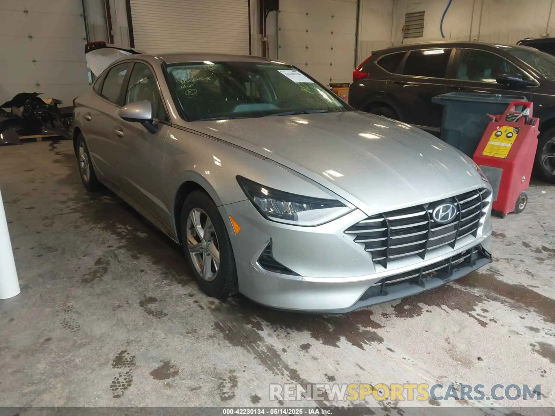 1 Photograph of a damaged car 5NPEG4JA6LH010801 HYUNDAI SONATA 2020