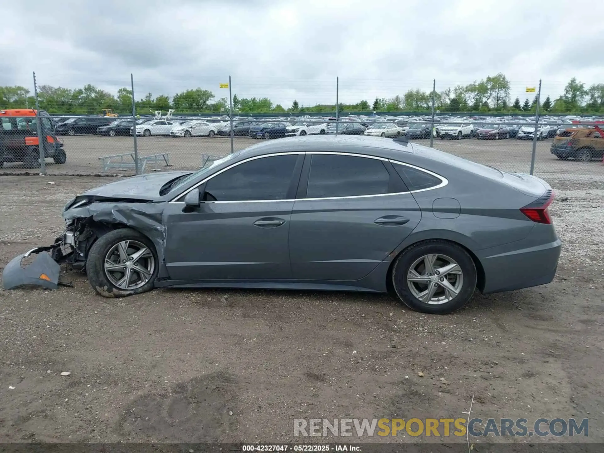 13 Photograph of a damaged car 5NPEG4JA6LH039716 HYUNDAI SONATA 2020