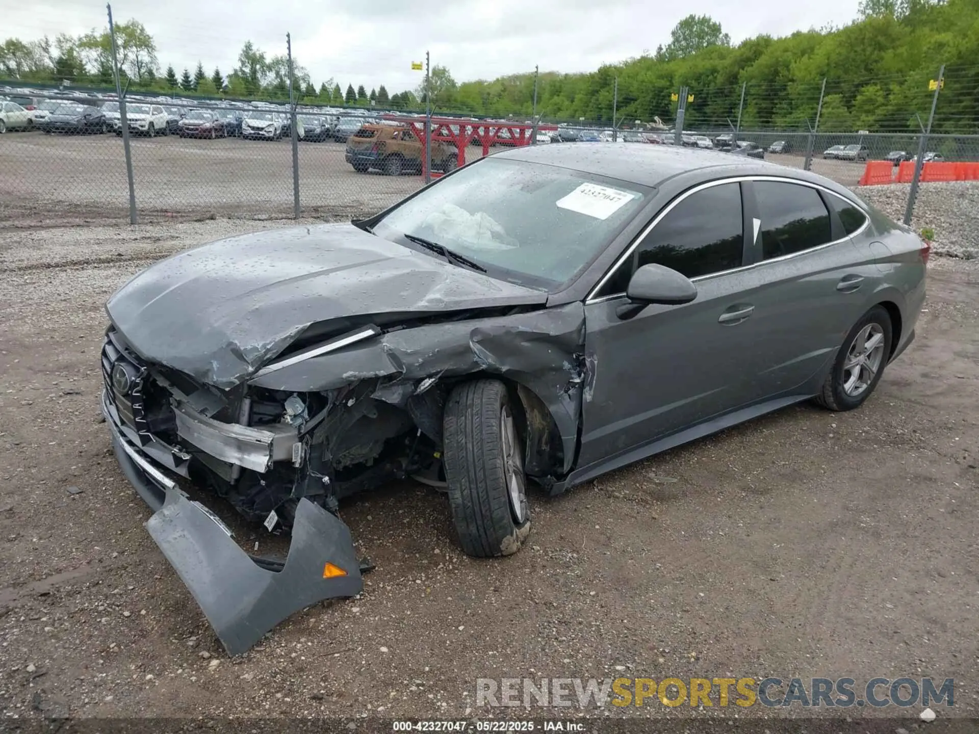 2 Photograph of a damaged car 5NPEG4JA6LH039716 HYUNDAI SONATA 2020