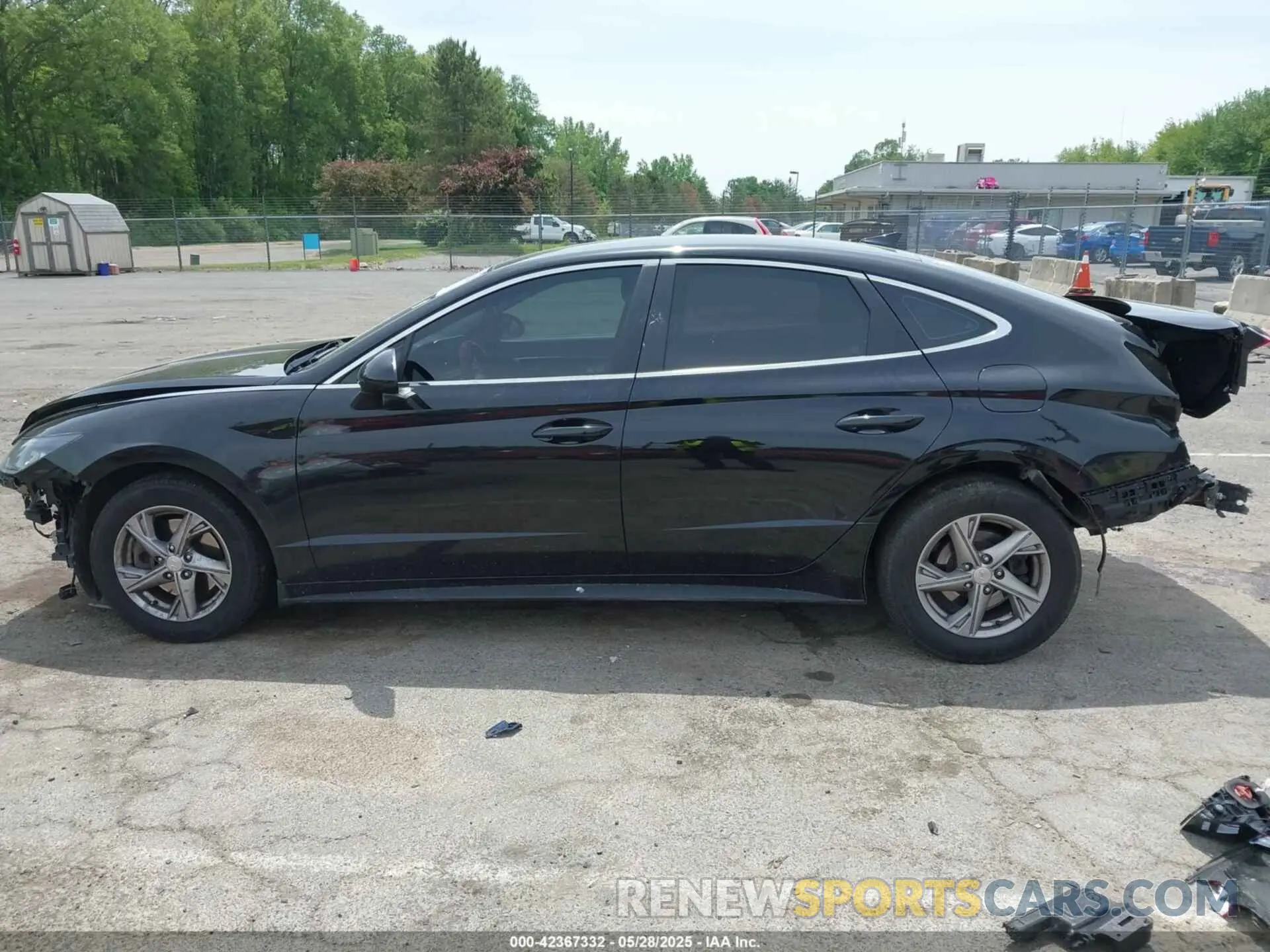 15 Photograph of a damaged car 5NPEG4JA6LH051445 HYUNDAI SONATA 2020