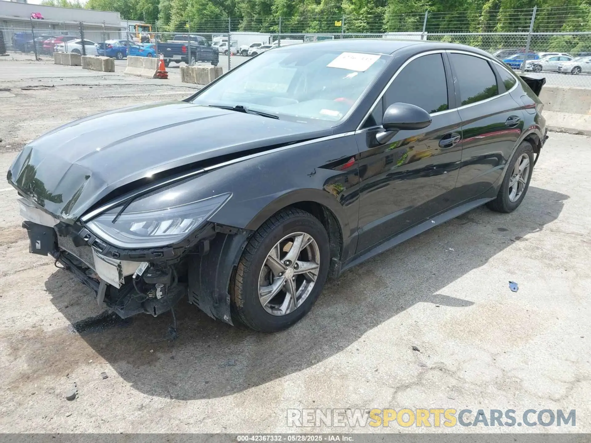 2 Photograph of a damaged car 5NPEG4JA6LH051445 HYUNDAI SONATA 2020