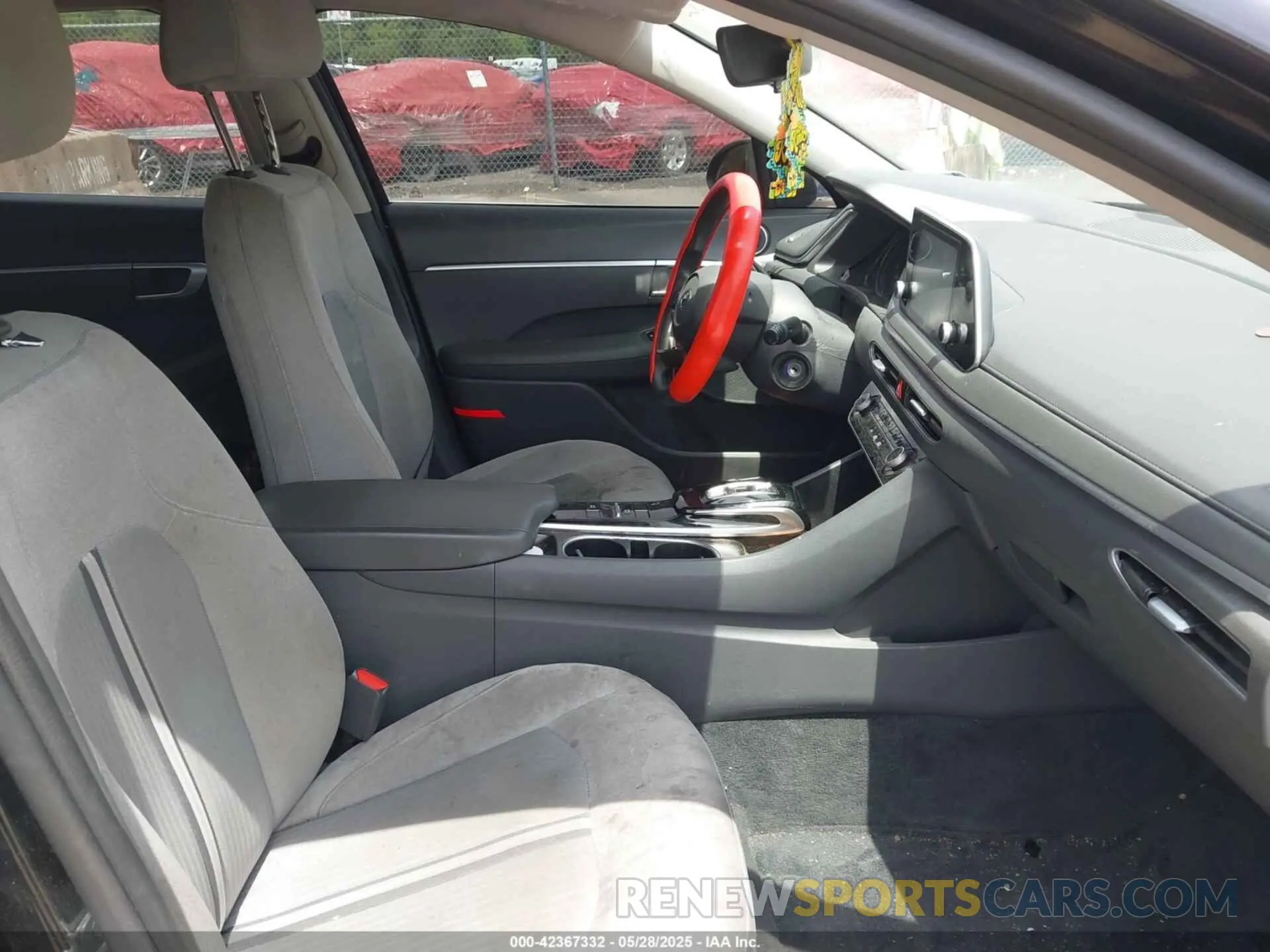 5 Photograph of a damaged car 5NPEG4JA6LH051445 HYUNDAI SONATA 2020