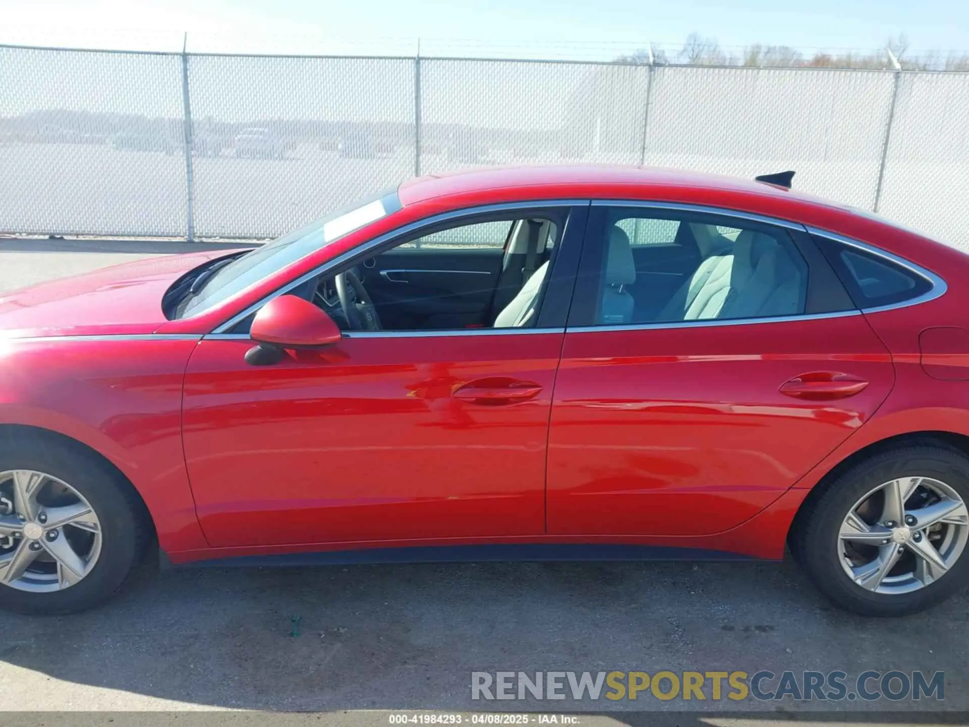 14 Photograph of a damaged car 5NPEG4JA6LH054085 HYUNDAI SONATA 2020