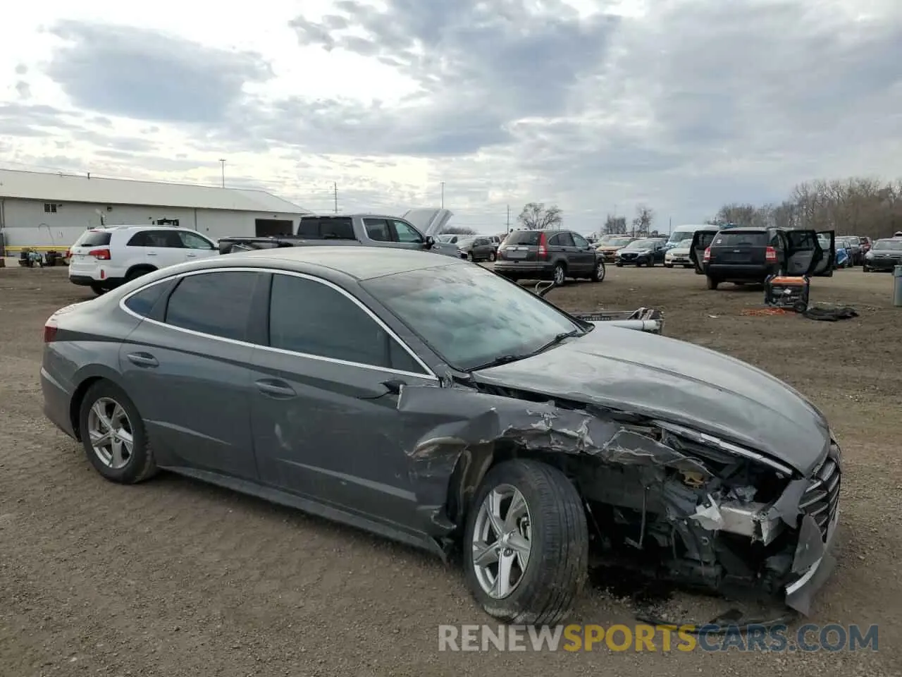 4 Photograph of a damaged car 5NPEG4JA6LH054118 HYUNDAI SONATA 2020