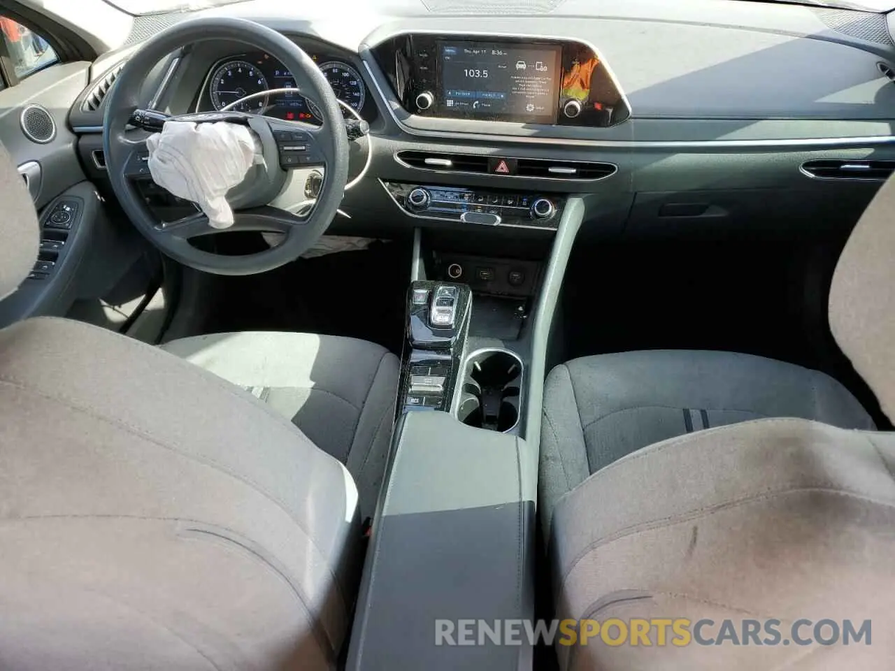8 Photograph of a damaged car 5NPEG4JA6LH059917 HYUNDAI SONATA 2020