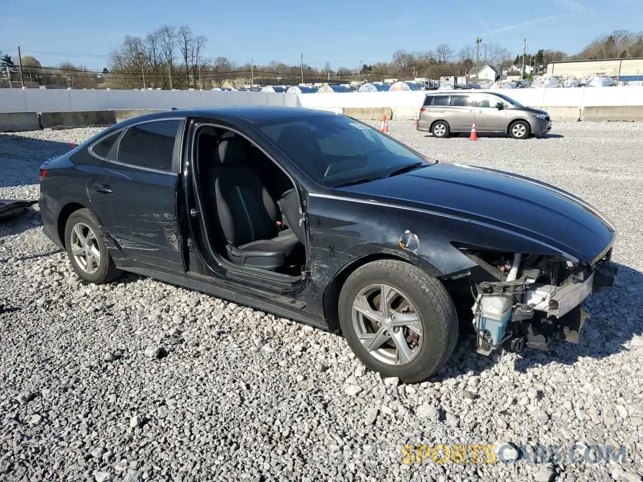 4 Photograph of a damaged car 5NPEG4JA7LH056766 HYUNDAI SONATA 2020