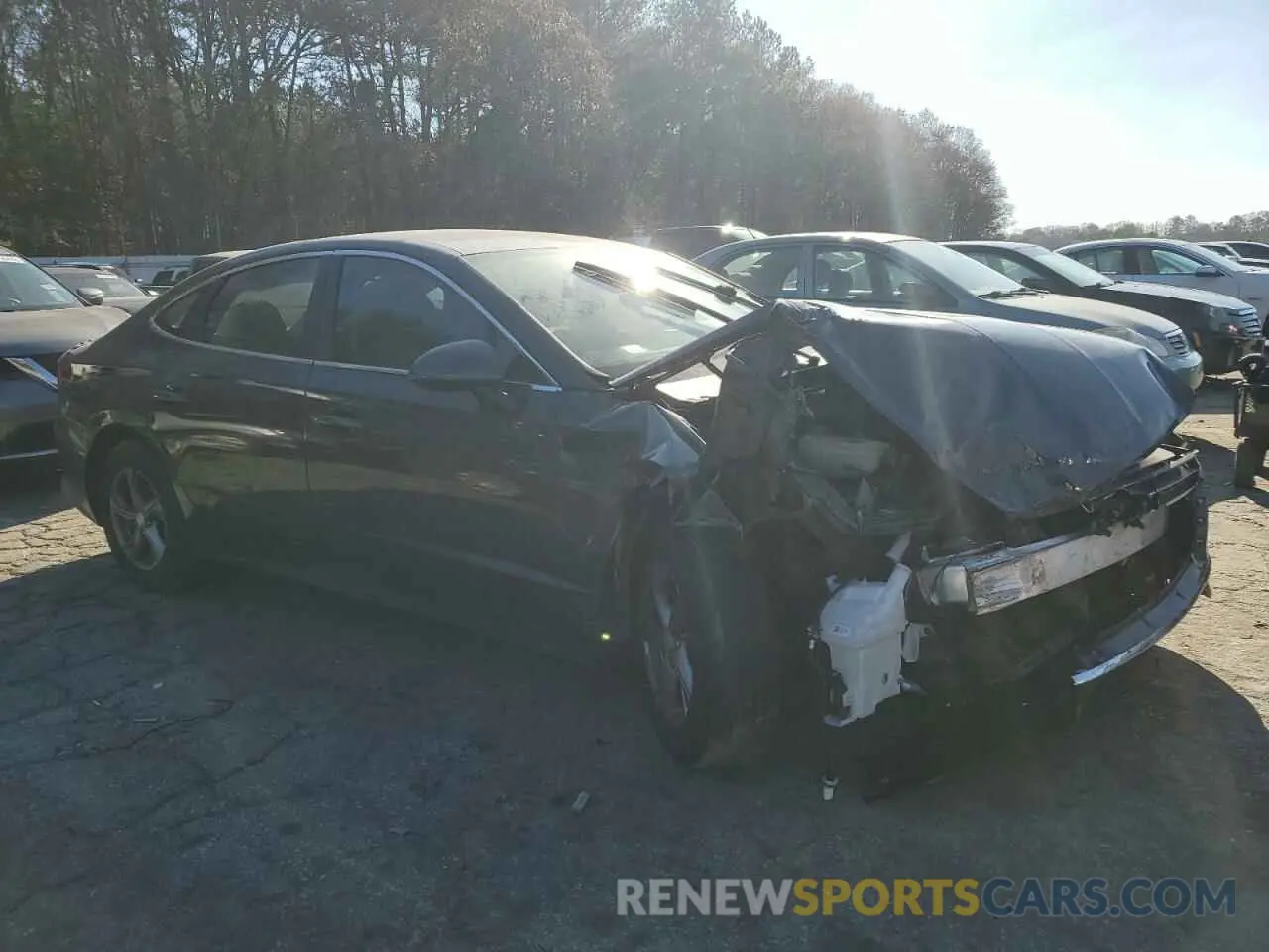 4 Photograph of a damaged car 5NPEG4JA8LH001002 HYUNDAI SONATA 2020