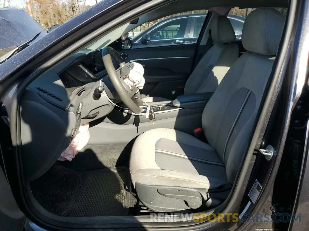 7 Photograph of a damaged car 5NPEG4JA8LH001002 HYUNDAI SONATA 2020