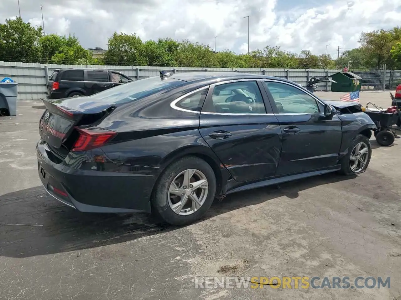 3 Photograph of a damaged car 5NPEG4JA8LH046828 HYUNDAI SONATA 2020