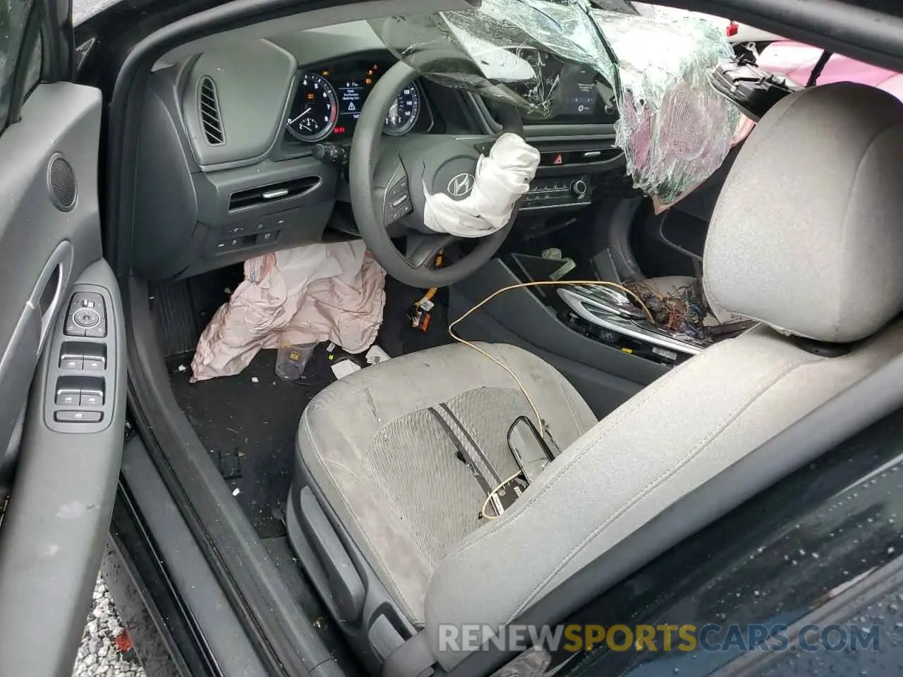 8 Photograph of a damaged car 5NPEG4JA9LH012798 HYUNDAI SONATA 2020