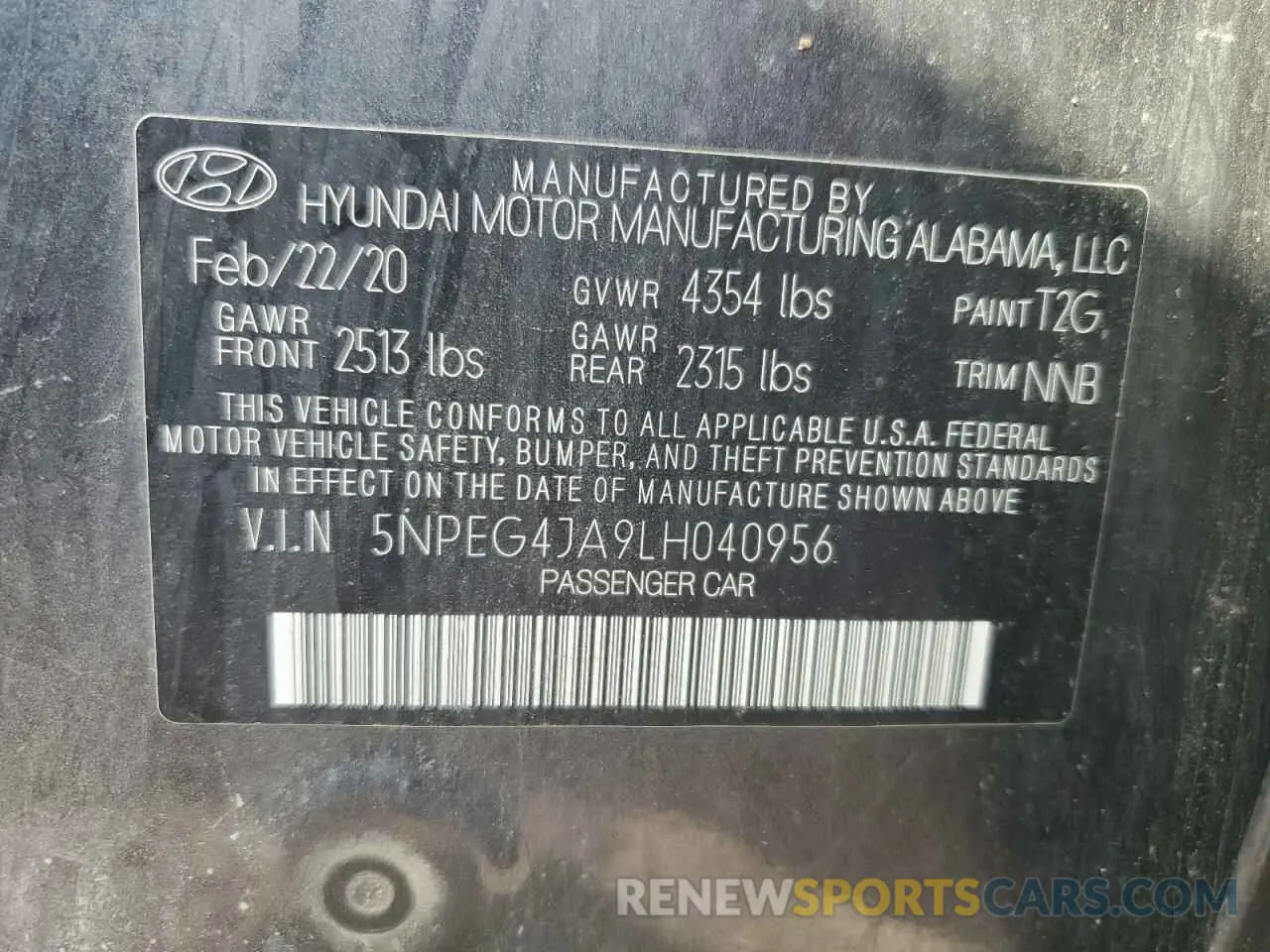 12 Photograph of a damaged car 5NPEG4JA9LH040956 HYUNDAI SONATA 2020