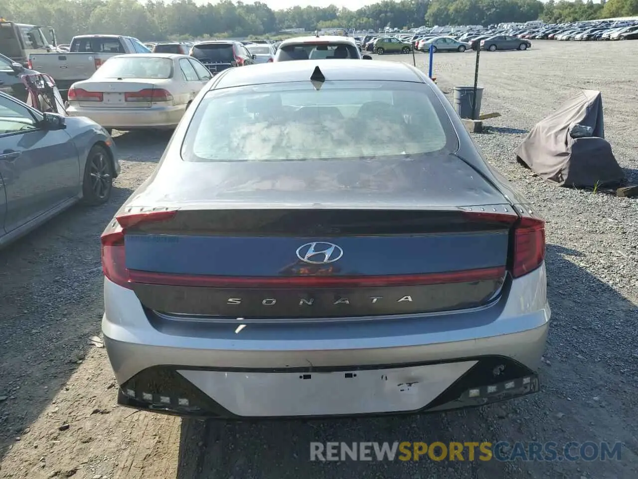 6 Photograph of a damaged car 5NPEG4JA9LH040956 HYUNDAI SONATA 2020