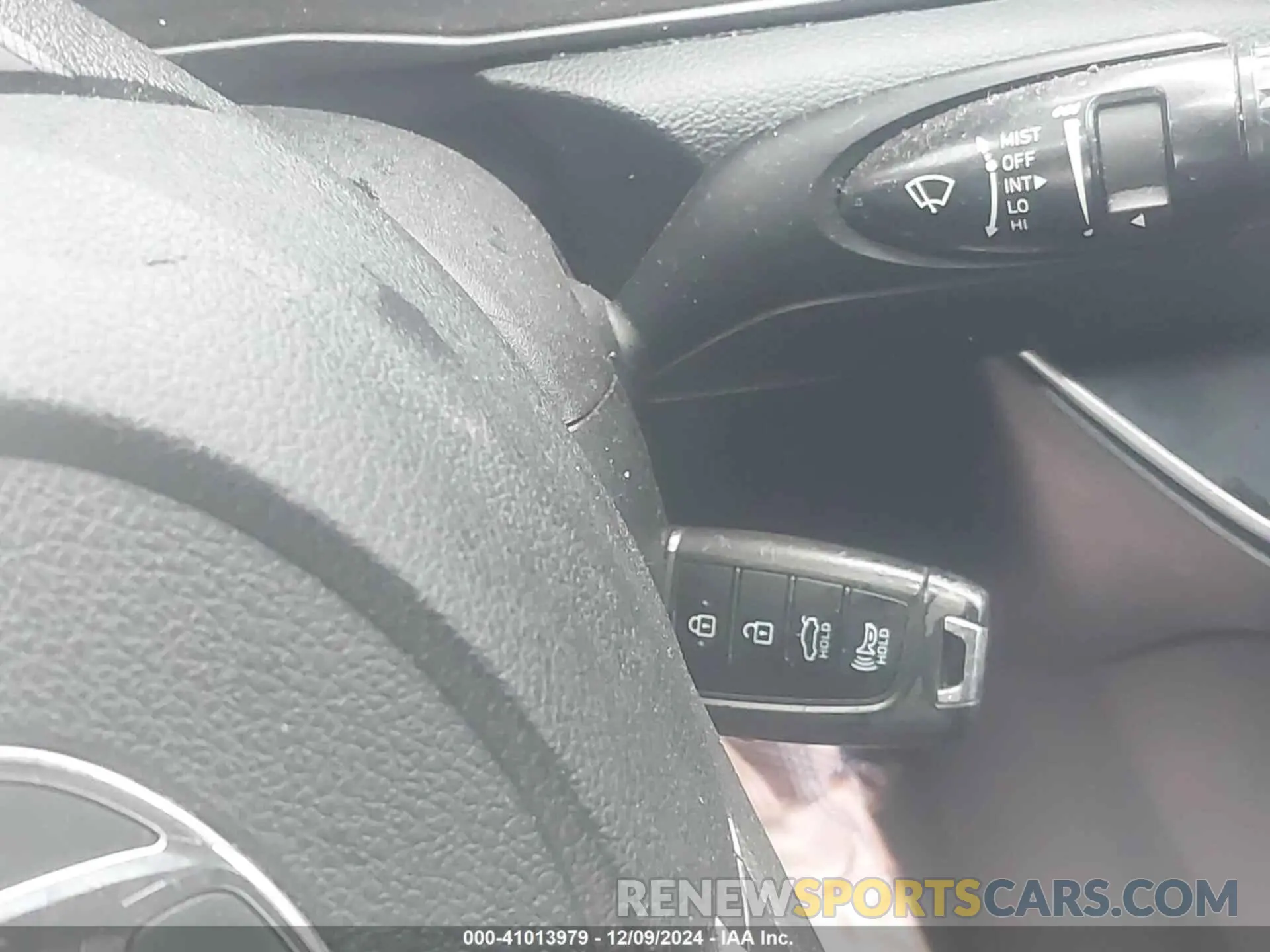 11 Photograph of a damaged car 5NPEG4JA9LH042996 HYUNDAI SONATA 2020