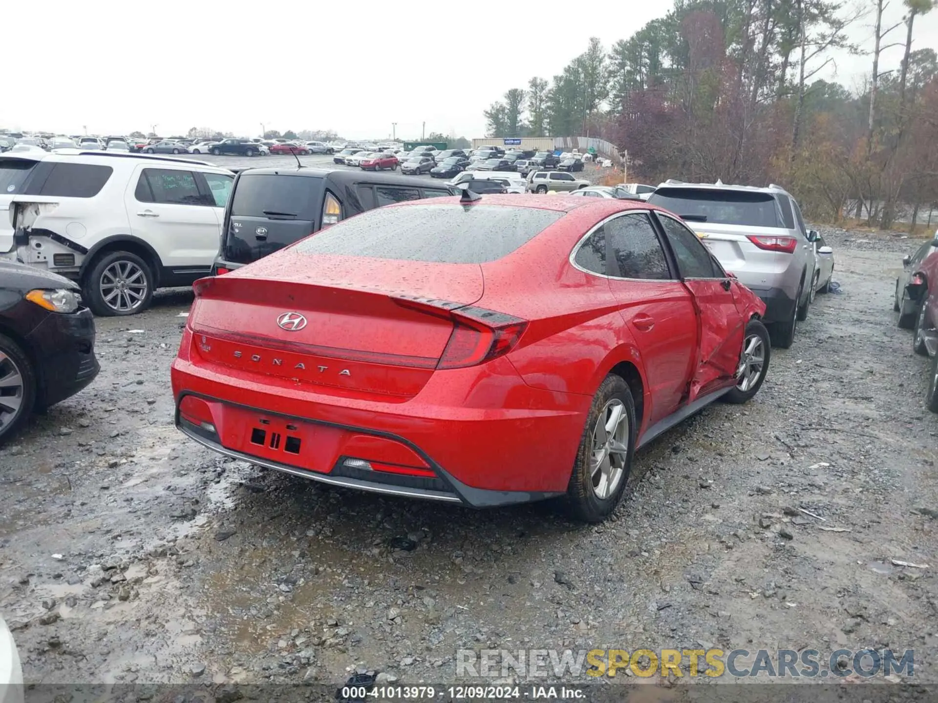 4 Photograph of a damaged car 5NPEG4JA9LH042996 HYUNDAI SONATA 2020