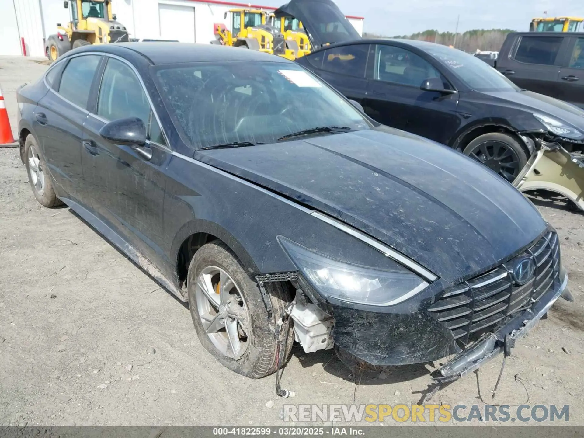 1 Photograph of a damaged car 5NPEG4JA9LH056882 HYUNDAI SONATA 2020
