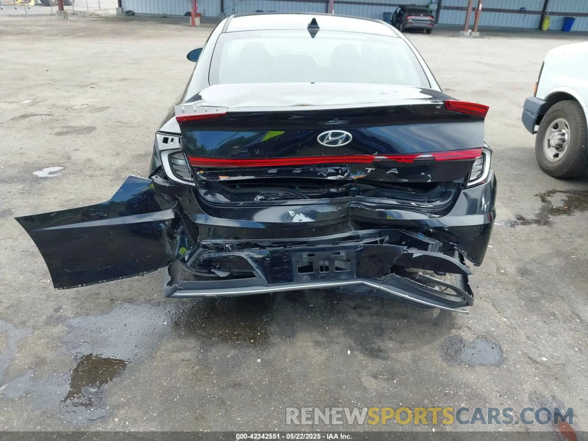 6 Photograph of a damaged car 5NPEG4JAXLH056888 HYUNDAI SONATA 2020