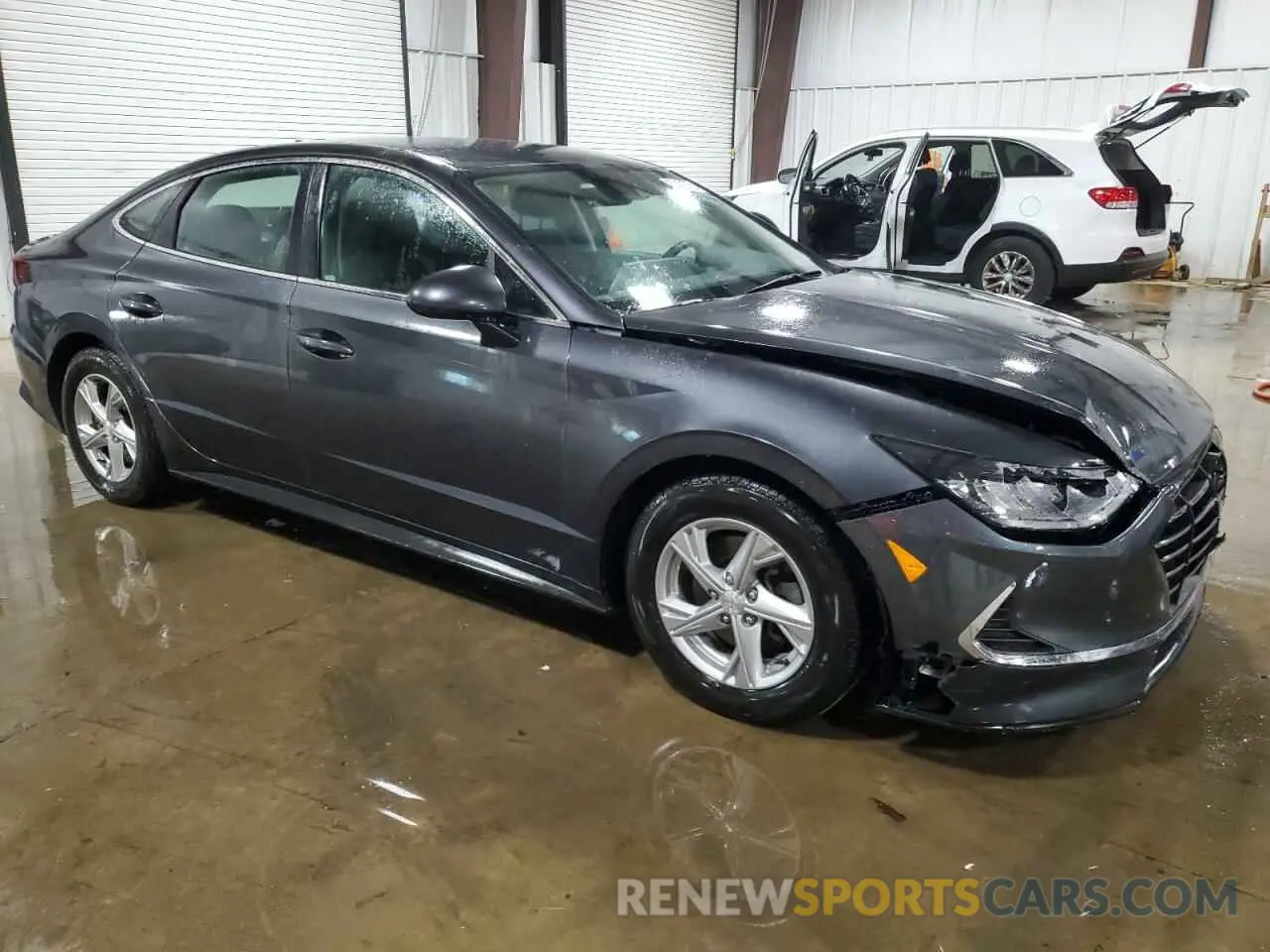 4 Photograph of a damaged car 5NPEG4JAXLH058964 HYUNDAI SONATA 2020