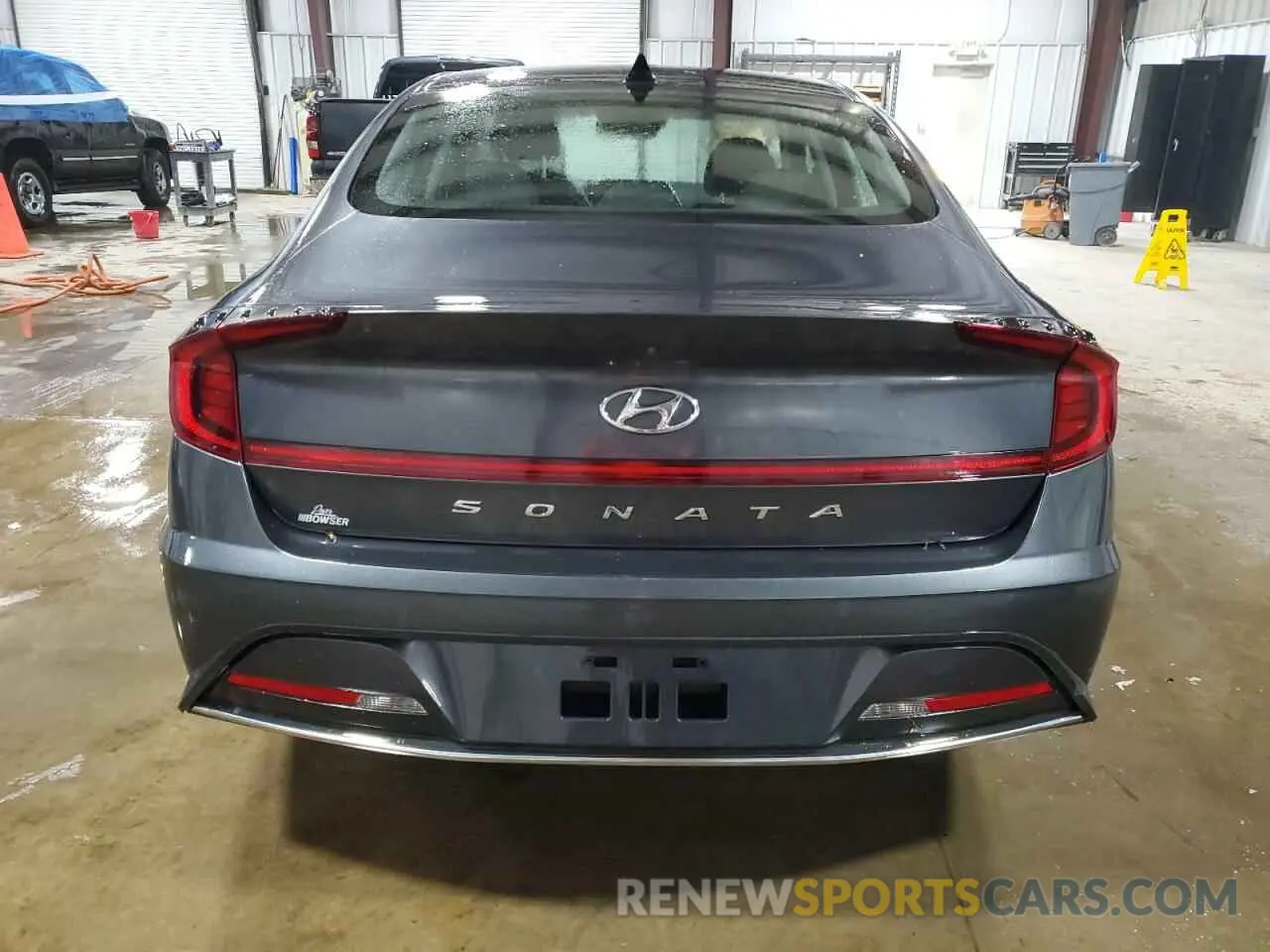 6 Photograph of a damaged car 5NPEG4JAXLH058964 HYUNDAI SONATA 2020
