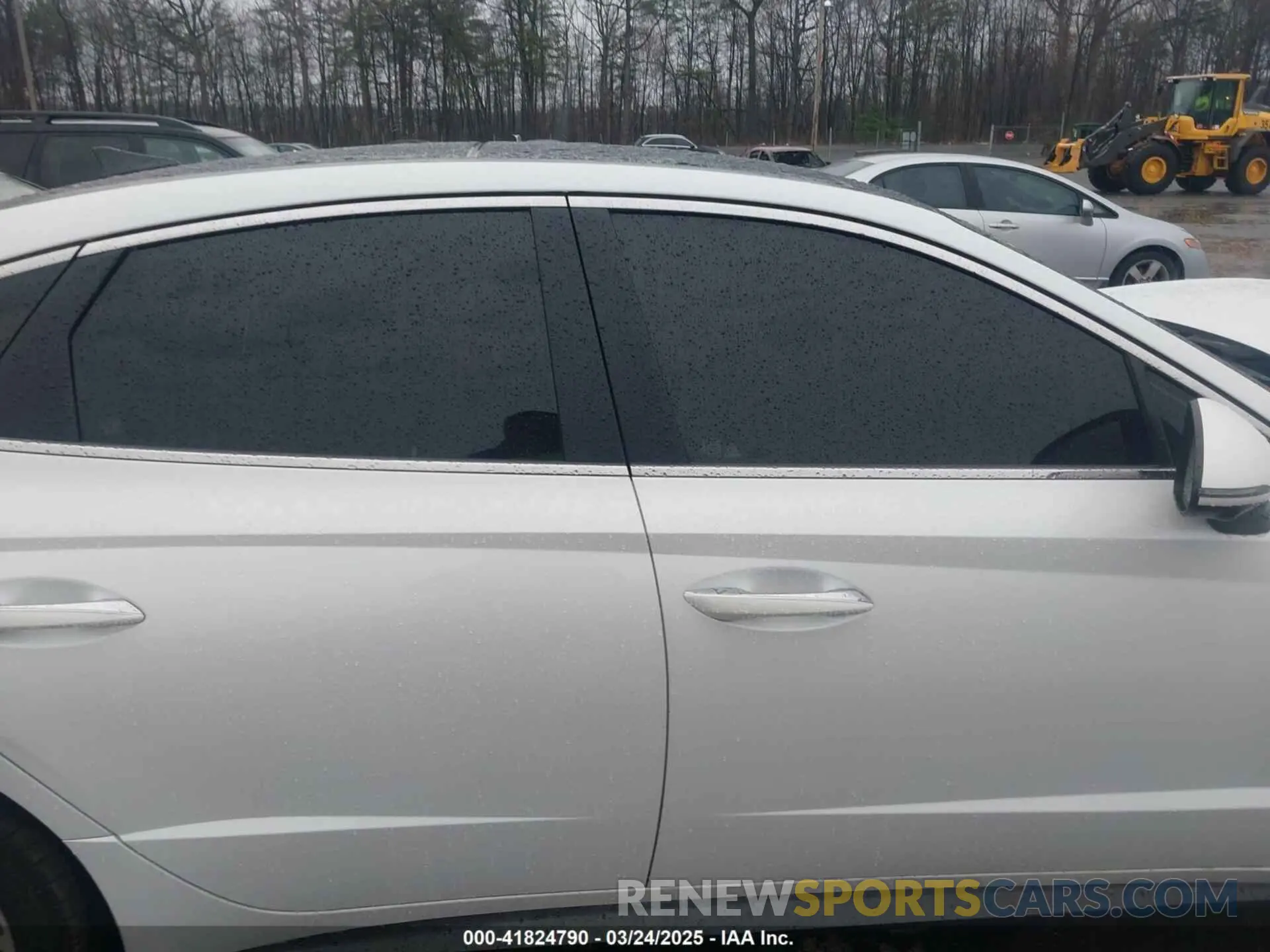 13 Photograph of a damaged car 5NPEH4J20LH019371 HYUNDAI SONATA 2020