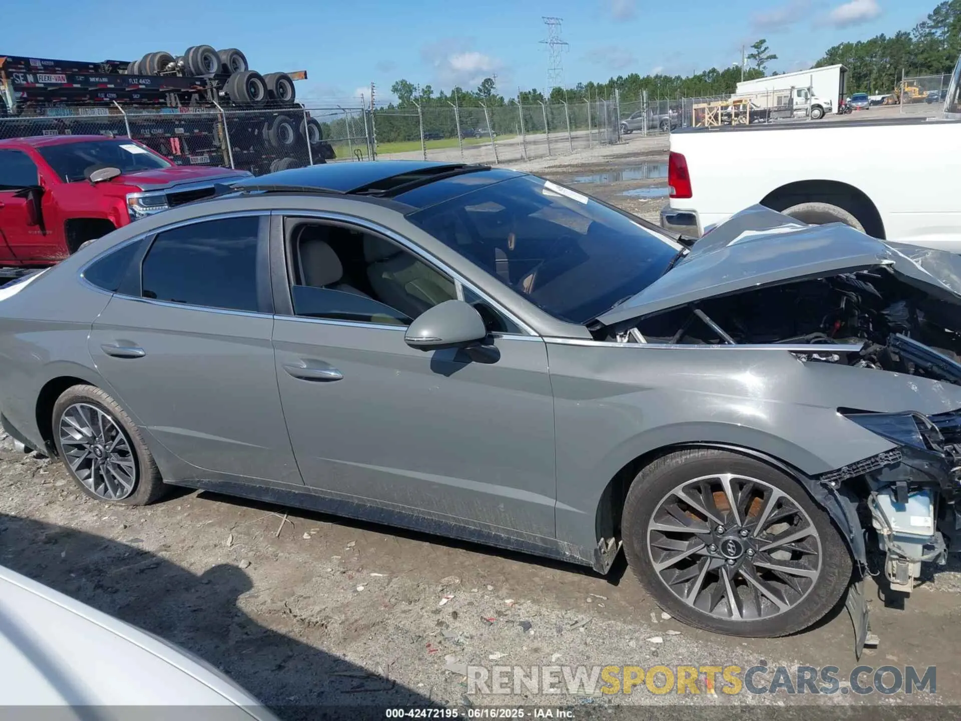 13 Photograph of a damaged car 5NPEH4J23LH036584 HYUNDAI SONATA 2020