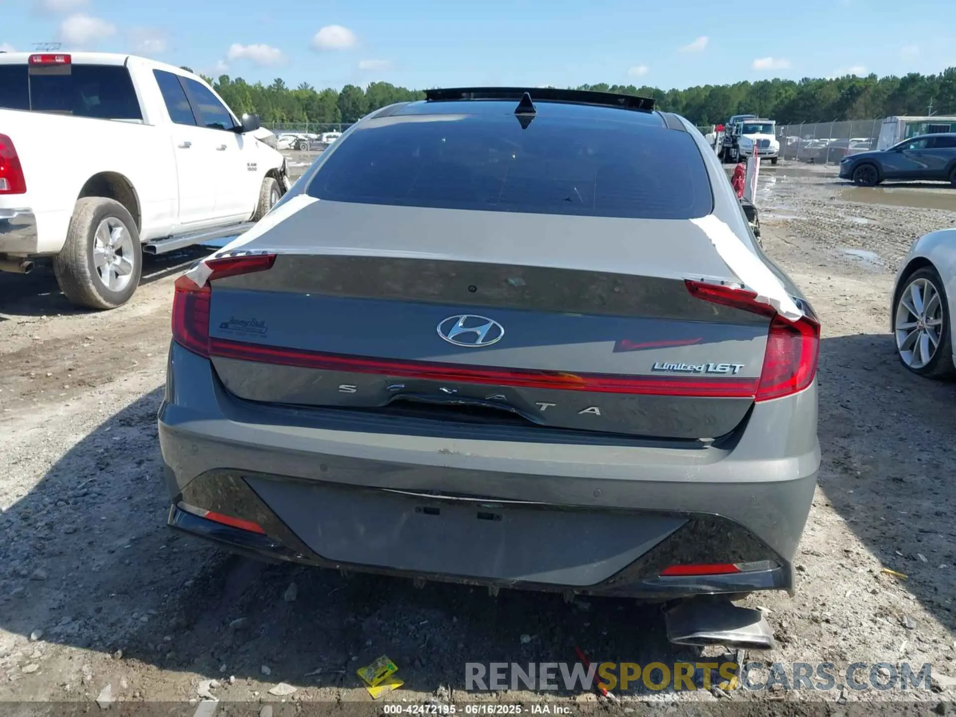 16 Photograph of a damaged car 5NPEH4J23LH036584 HYUNDAI SONATA 2020