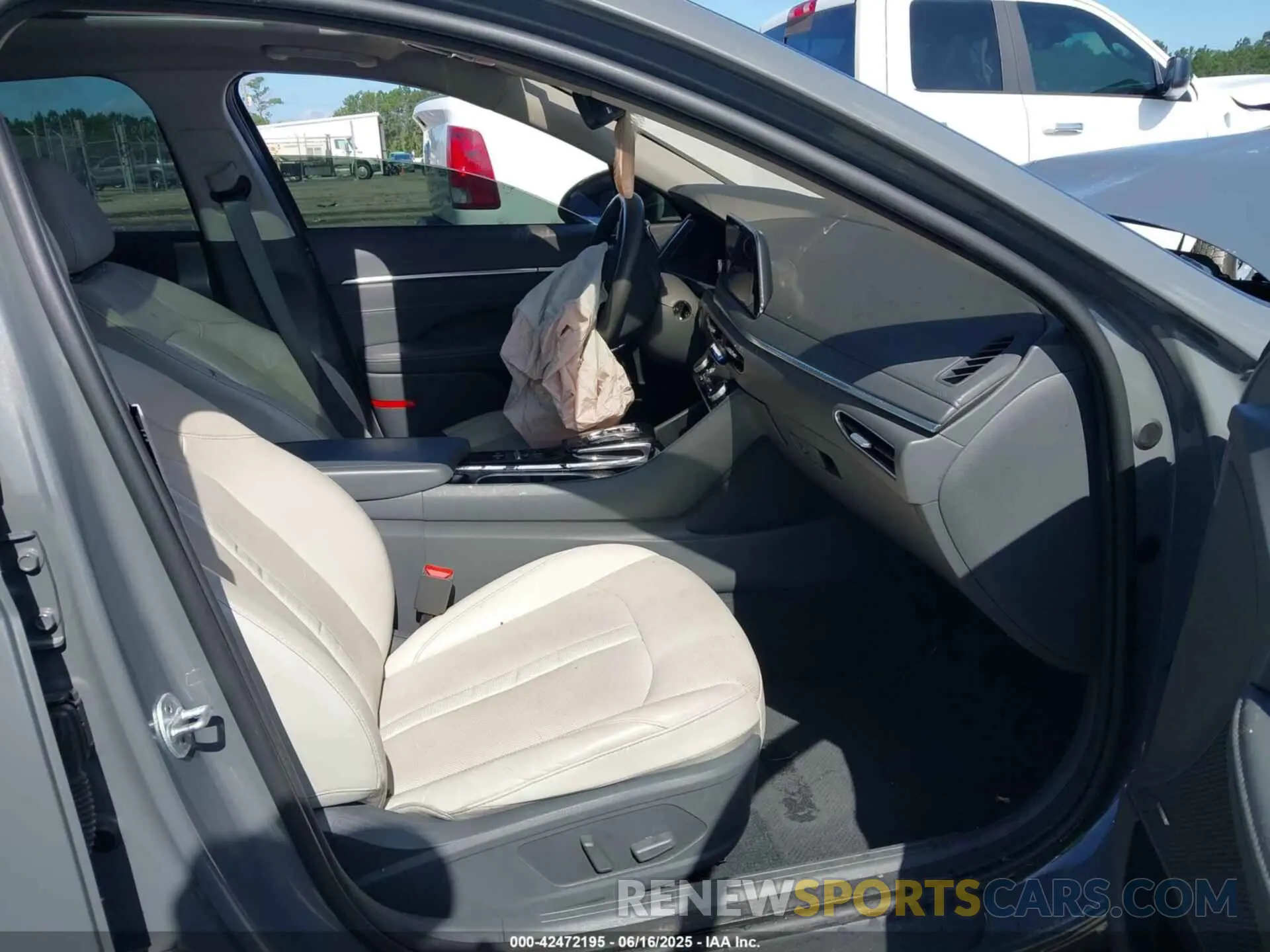 5 Photograph of a damaged car 5NPEH4J23LH036584 HYUNDAI SONATA 2020