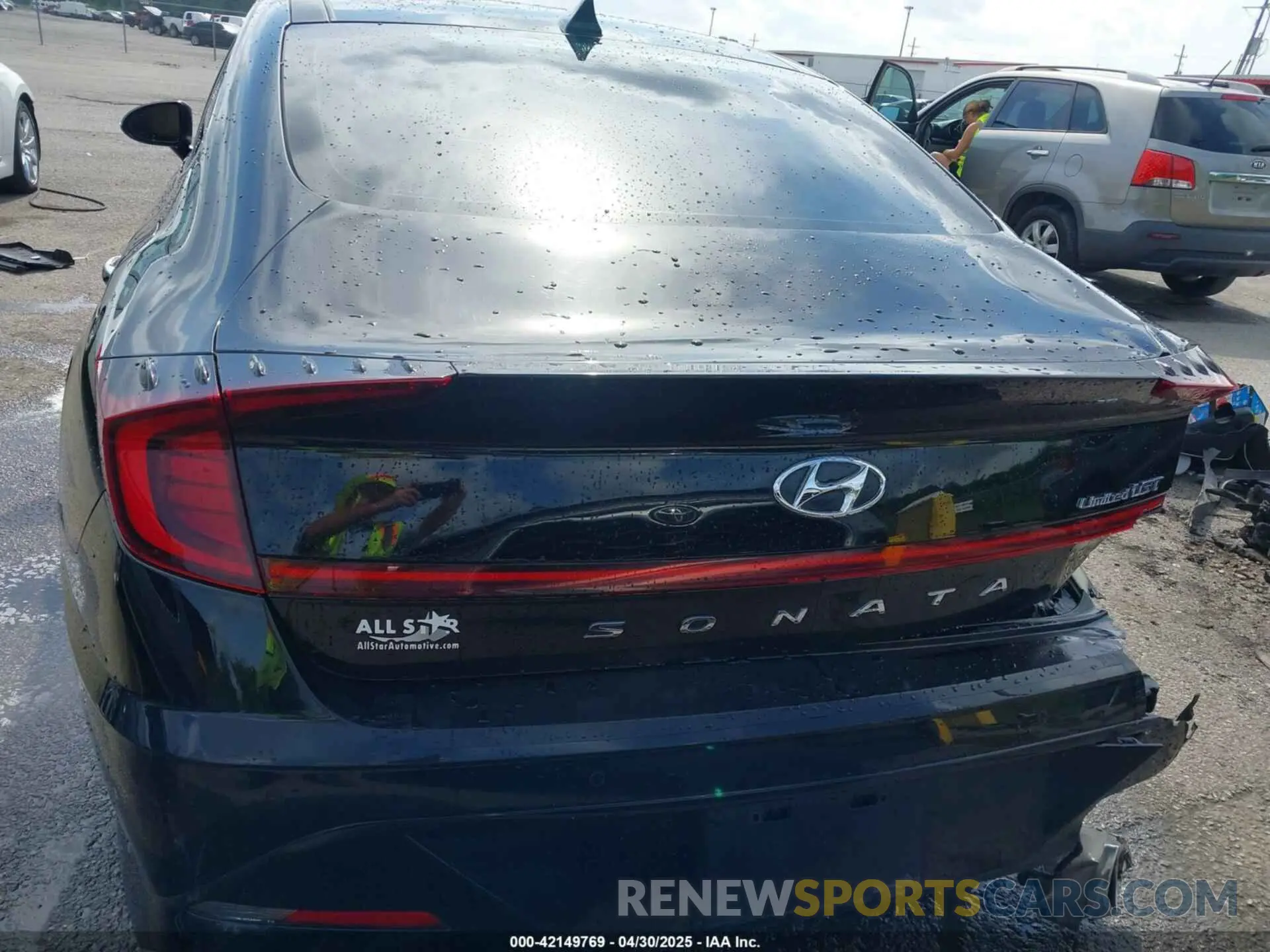16 Photograph of a damaged car 5NPEH4J23LH051912 HYUNDAI SONATA 2020