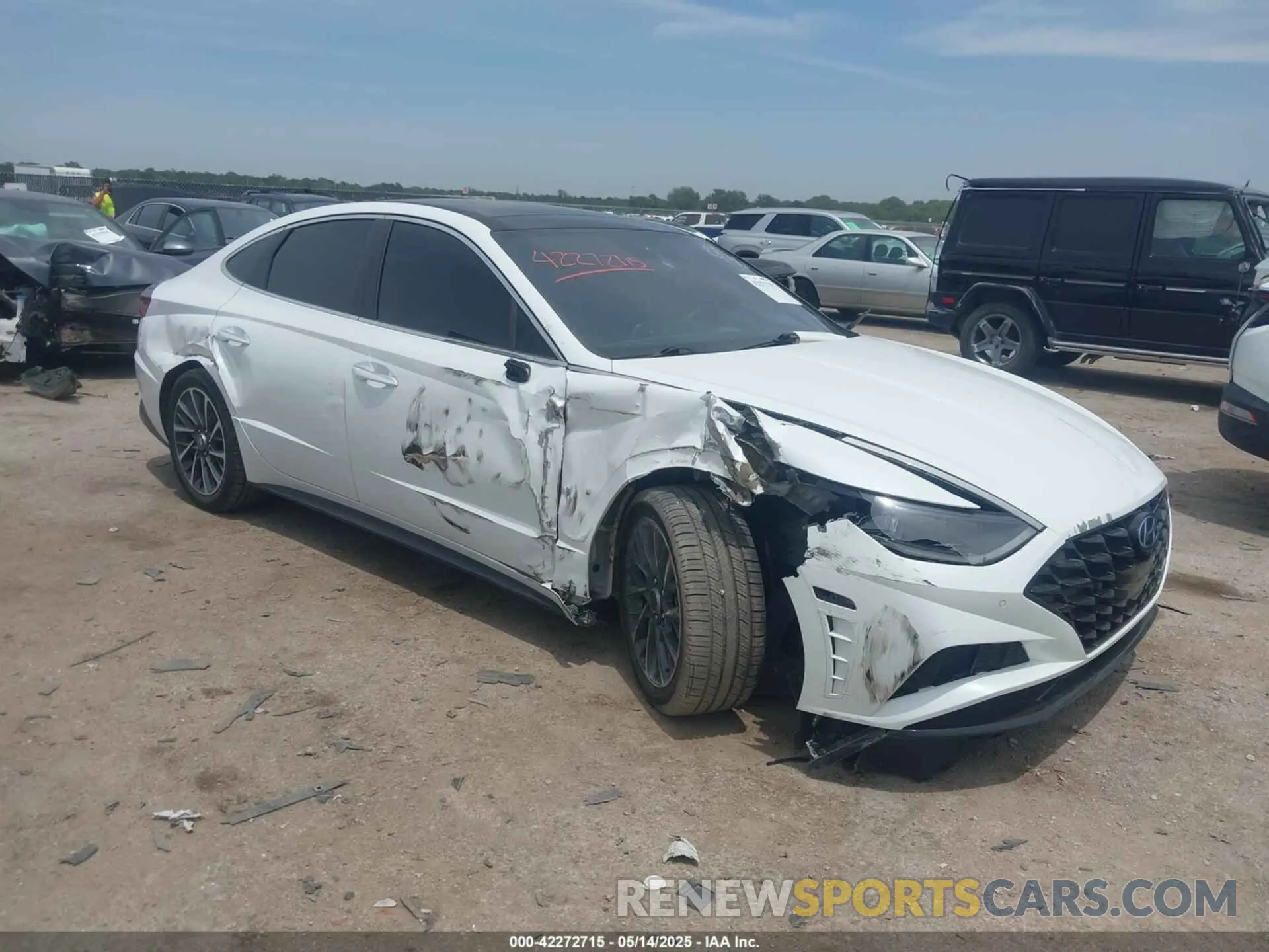 1 Photograph of a damaged car 5NPEH4J25LH025263 HYUNDAI SONATA 2020