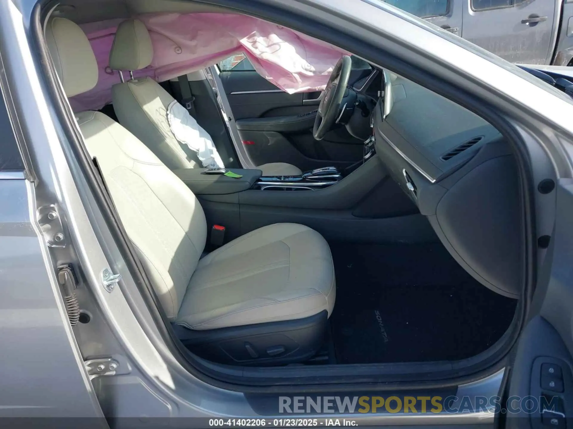 5 Photograph of a damaged car 5NPEH4J28LH023068 HYUNDAI SONATA 2020