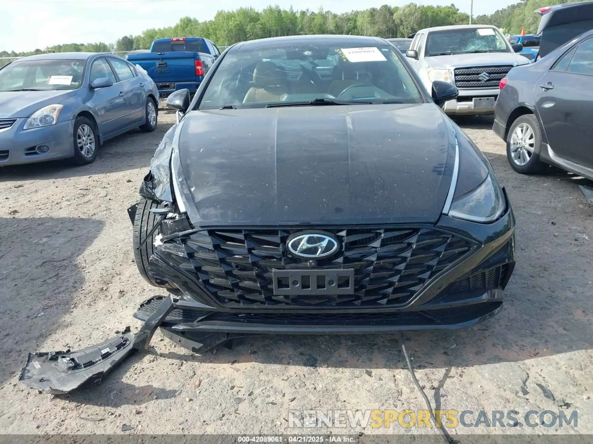 12 Photograph of a damaged car 5NPEH4J28LH032742 HYUNDAI SONATA 2020